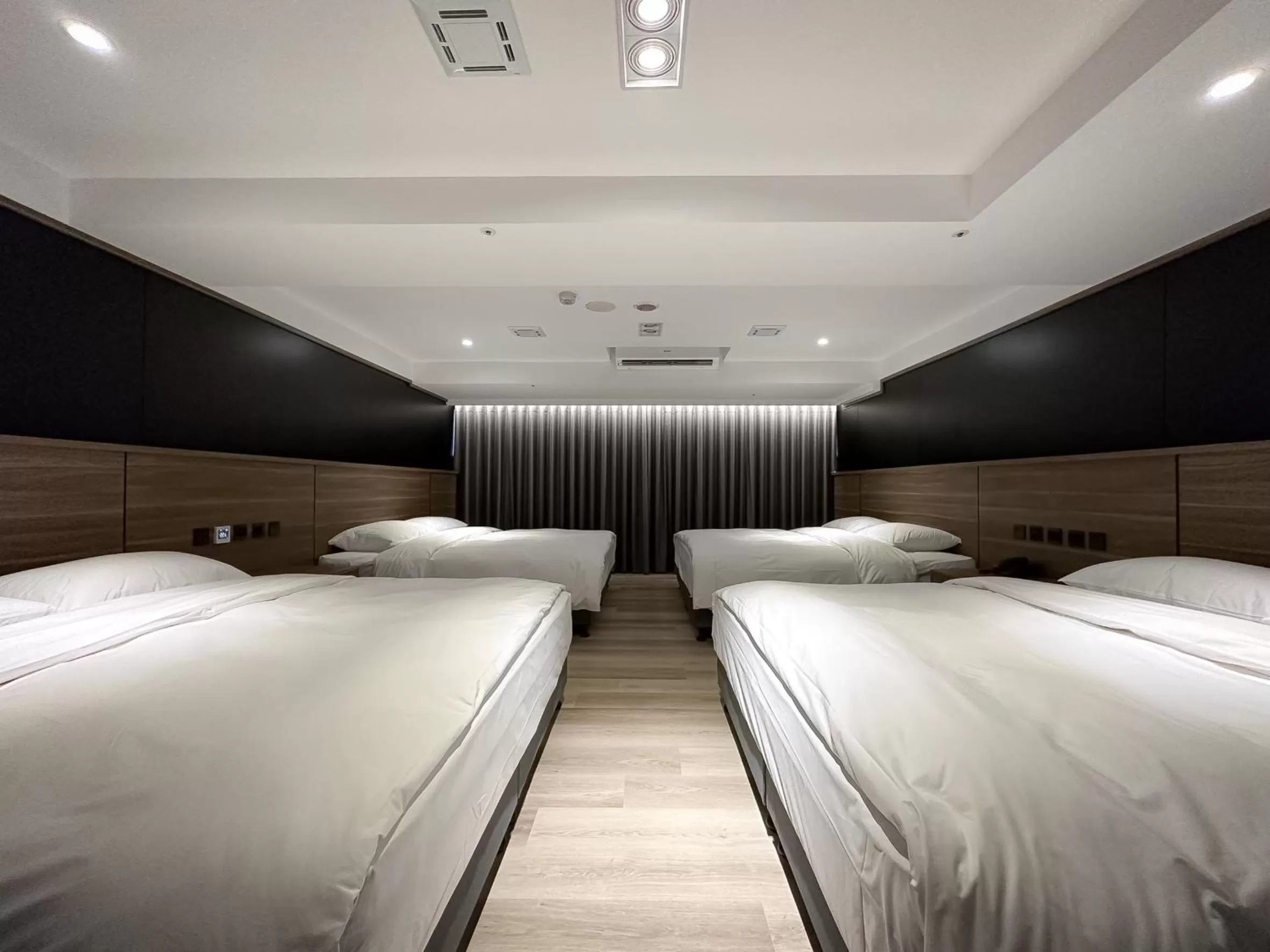 Bed in Autumn Willow Hotel