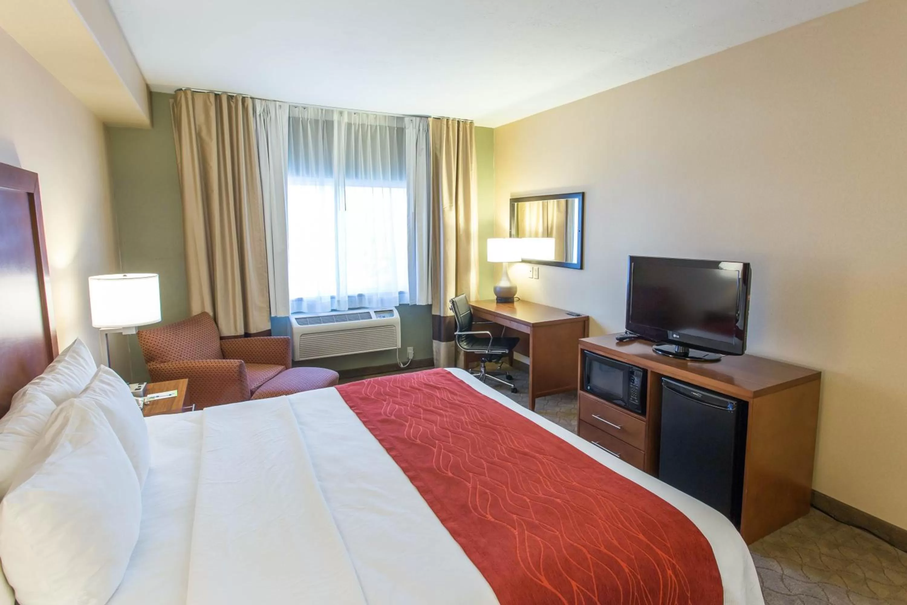 Bed in Comfort Inn Fort Morgan