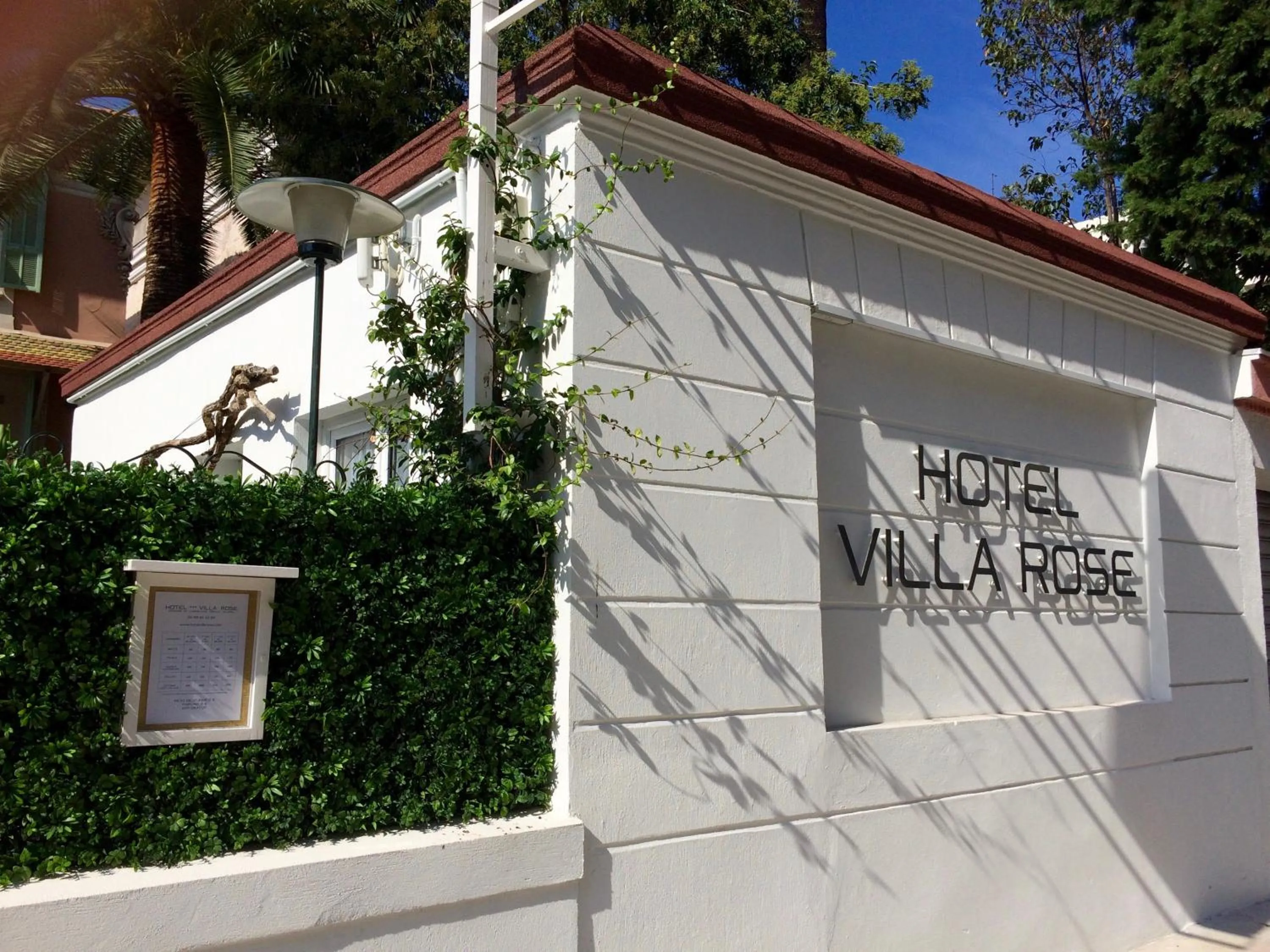 Facade/entrance in Hotel Villa Rose