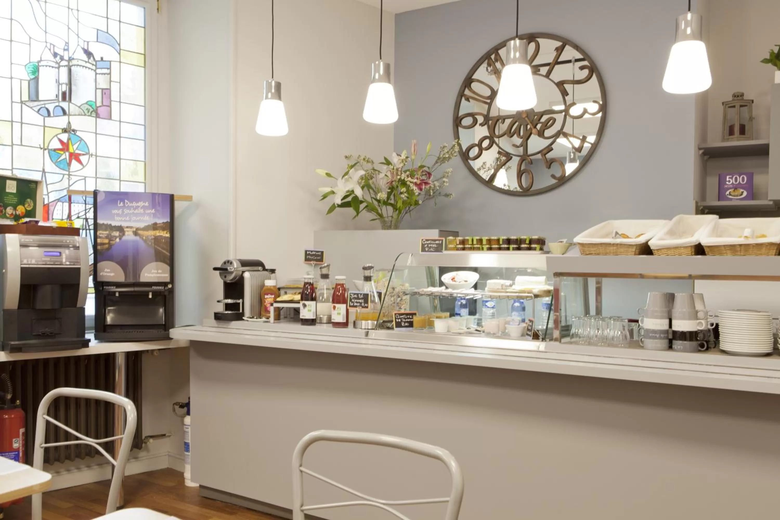 Restaurant/places to eat in Logis Hôtel Duquesne