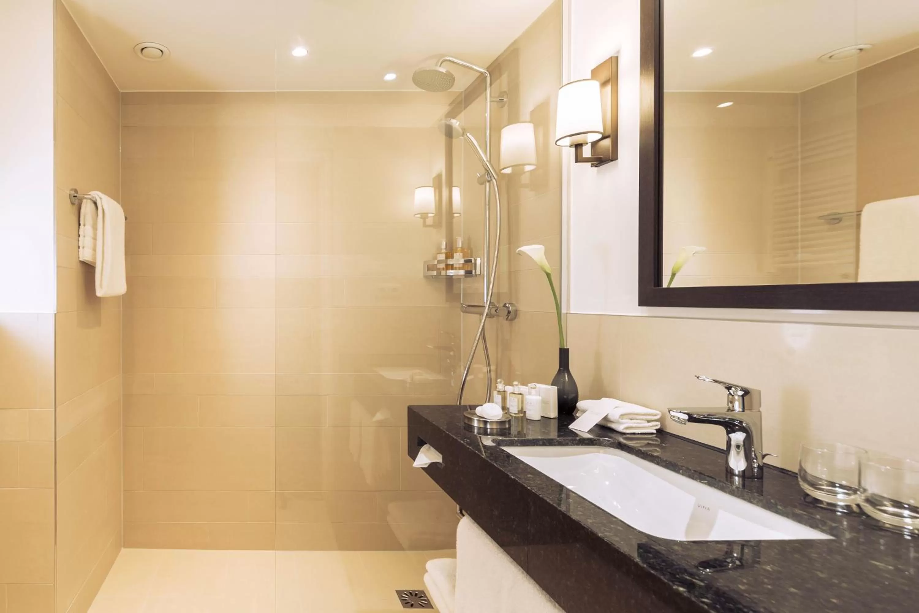 Shower in Althoff Hotel Fürstenhof