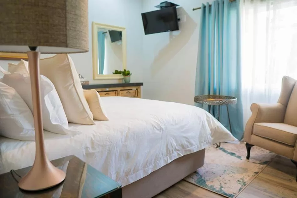 Bed in Jonkershoek Guest Farm