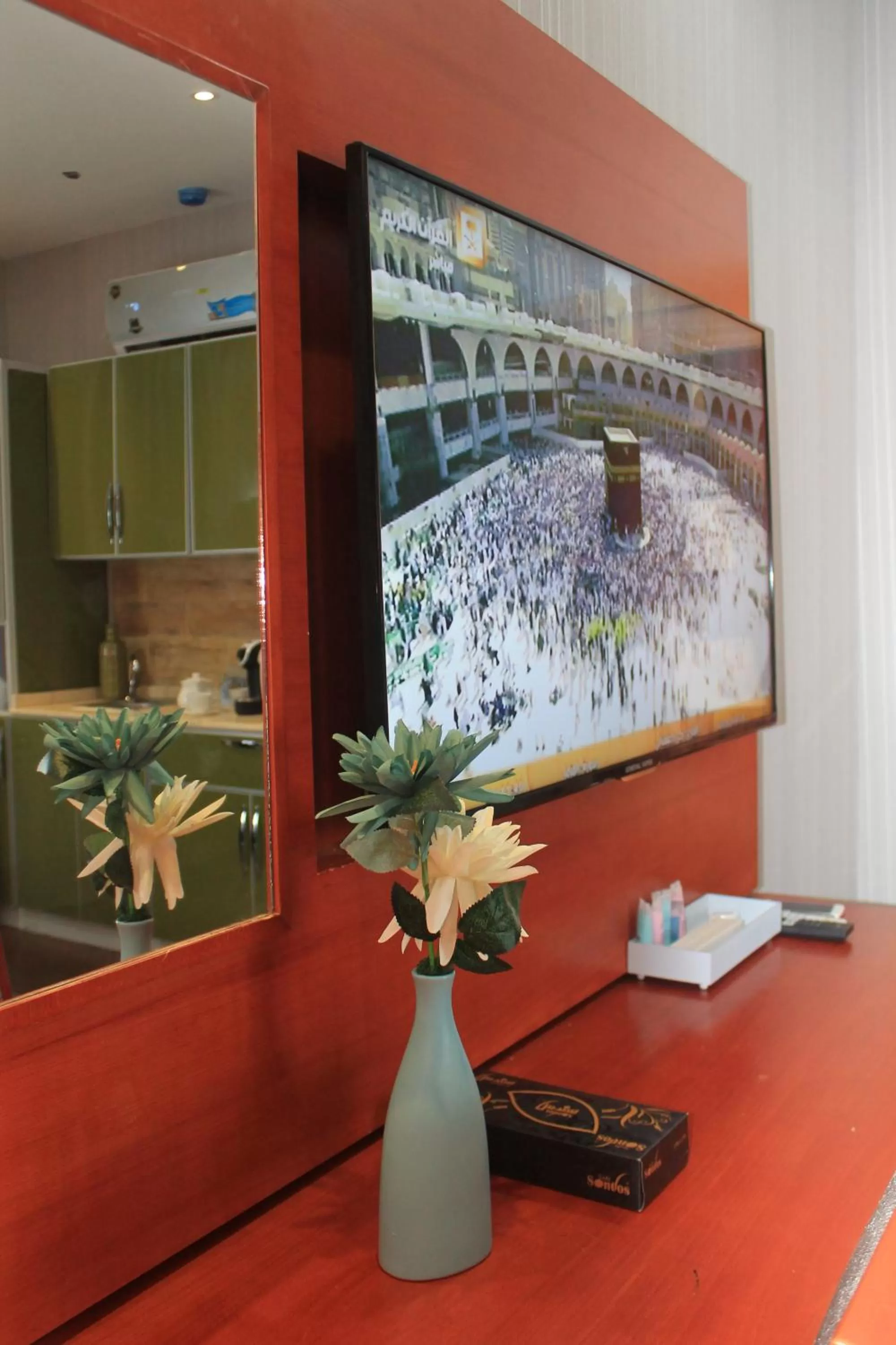 TV and multimedia in شاطيء الحياة للأجنحة الفندقية shaty alhayat