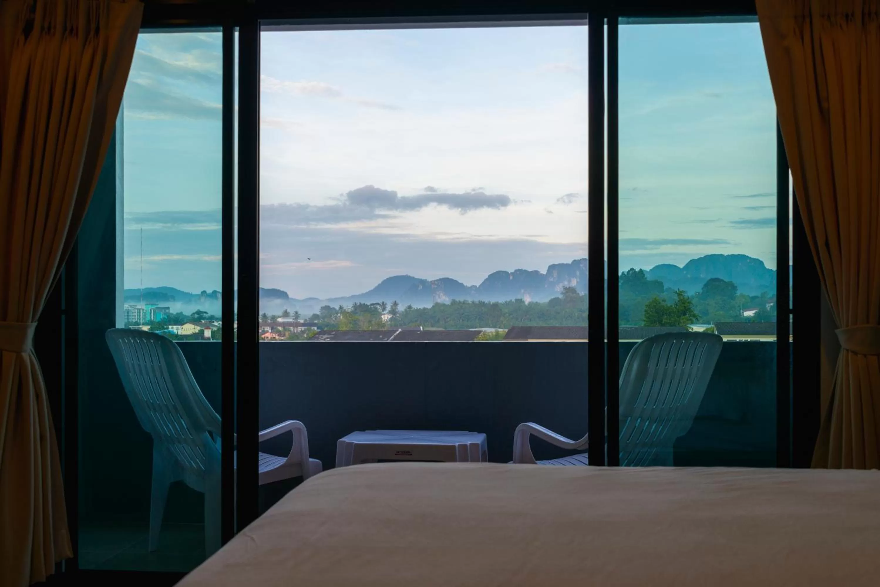 Balcony/Terrace, Bed in Sleep Whale Hotel