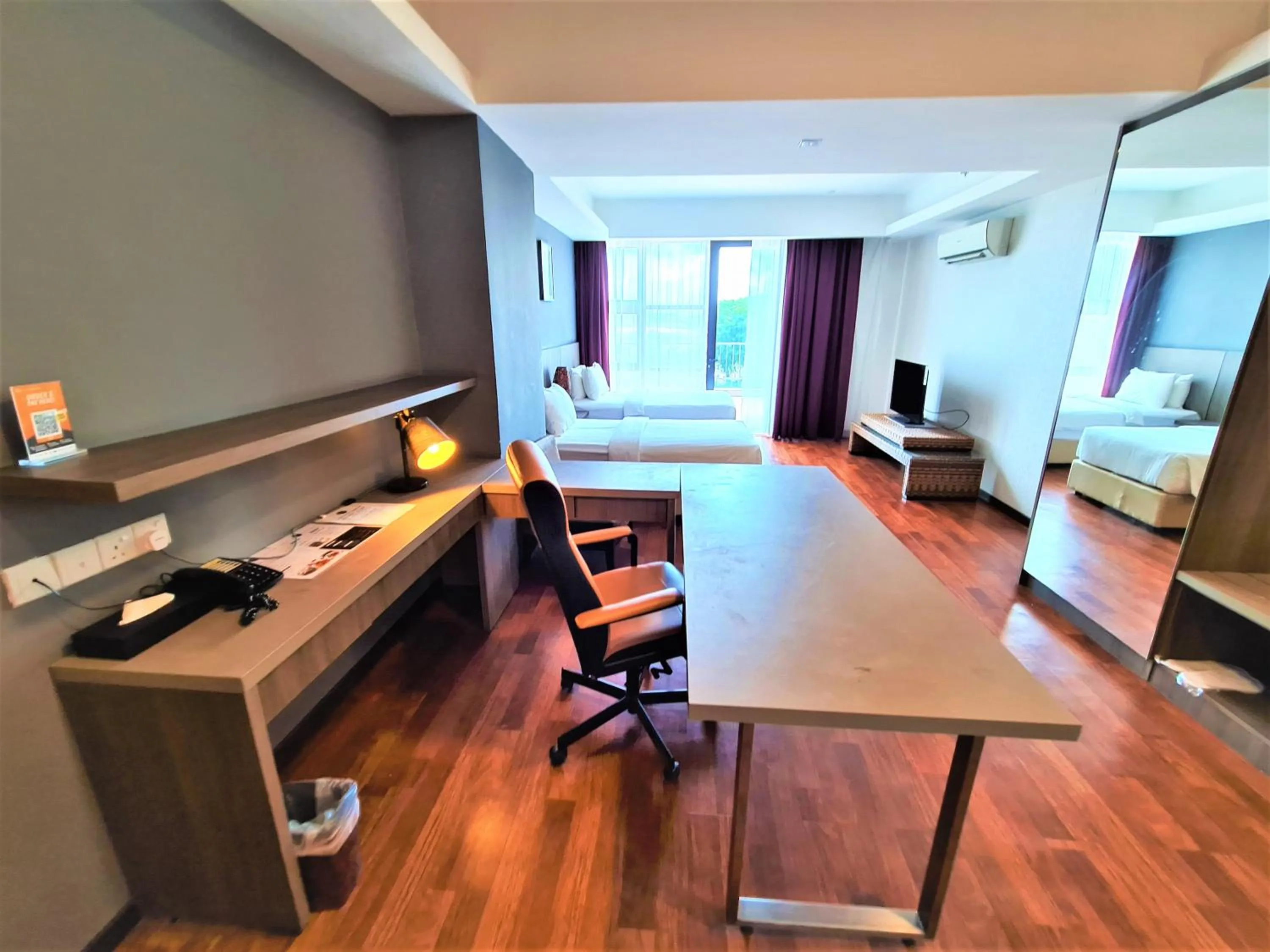 Seating area in Nexus Regency Suites & Hotel