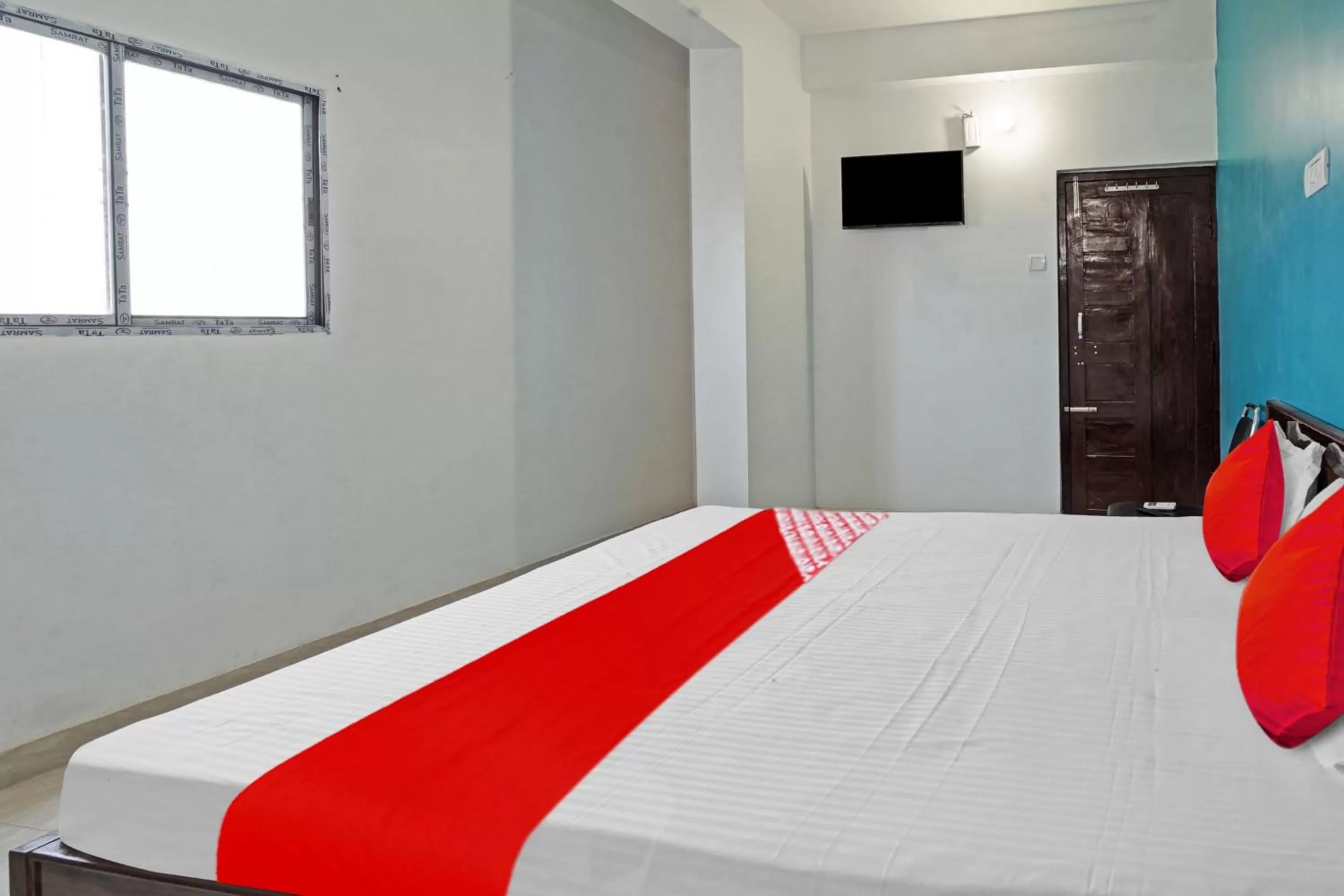 Bedroom, Bed in OYO Flagship Hotel Sun City