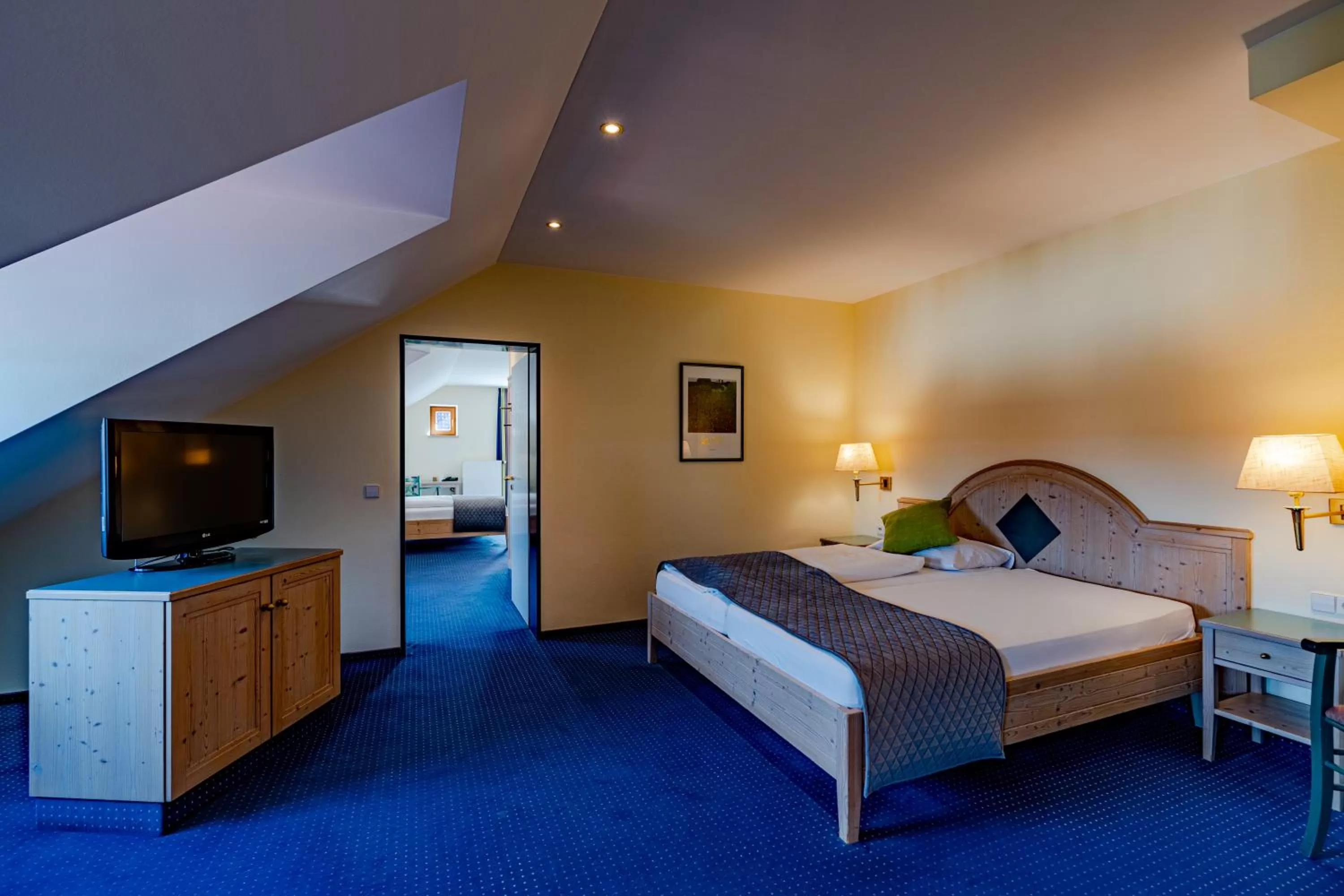 Photo of the whole room, TV/Entertainment Center in Servus Gelting