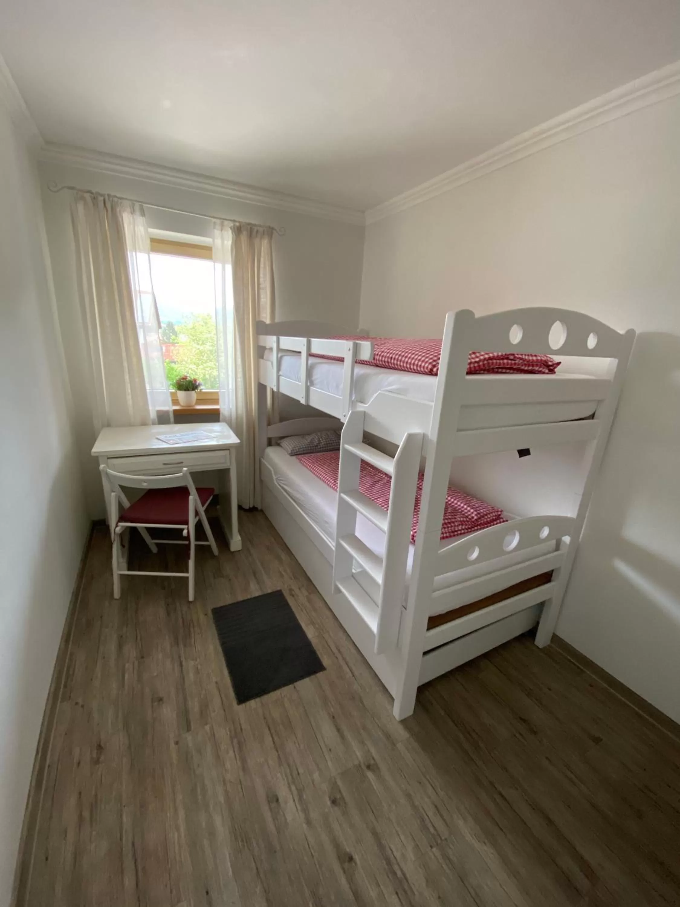 Bedroom, Bed in Alpinhotel INzeller