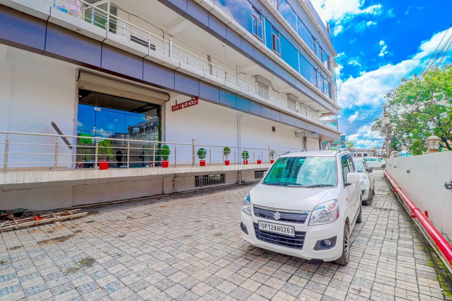 Parking in The Glory Hotel