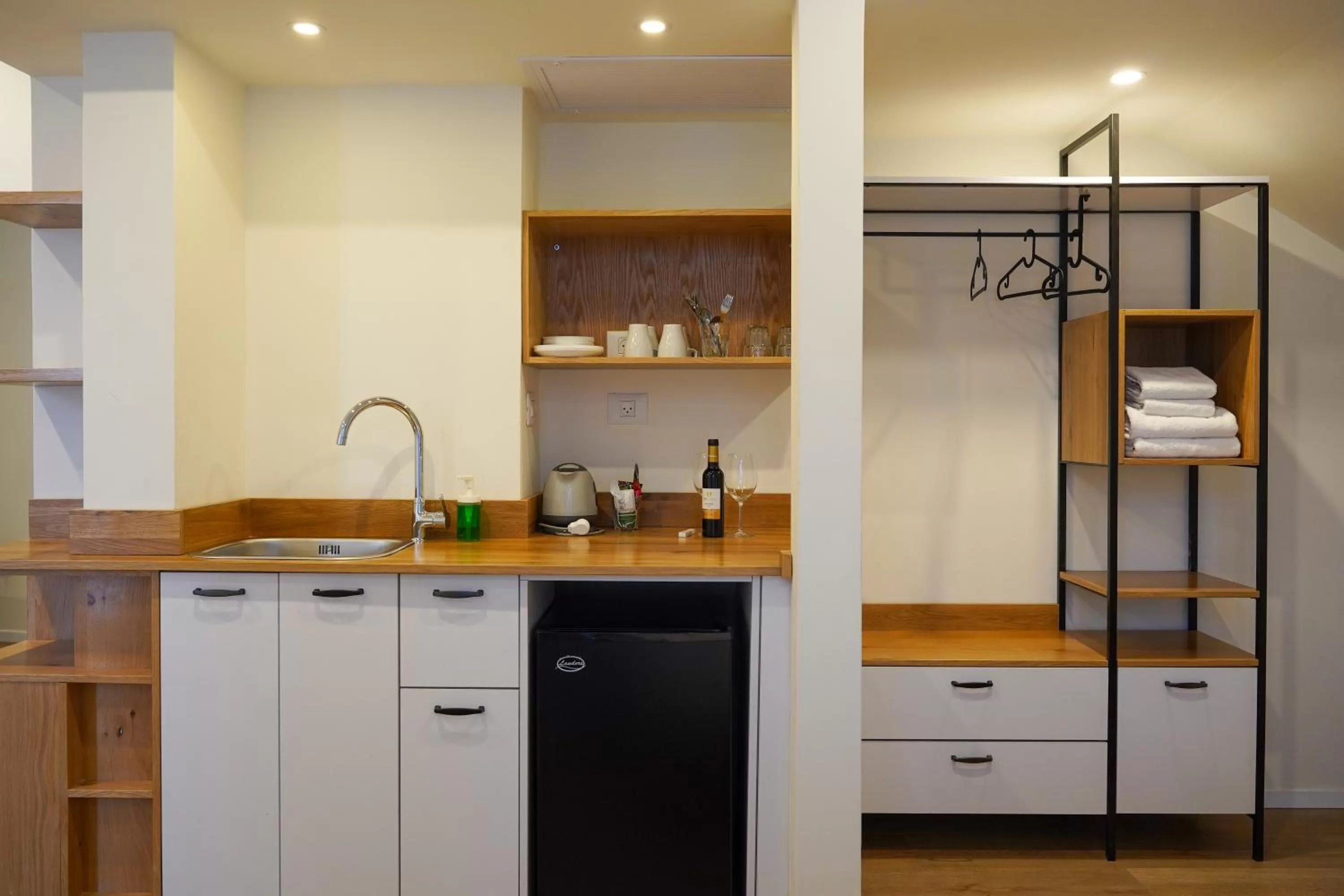 Kitchen or kitchenette, Kitchen/Kitchenette in Urbanic Hotel