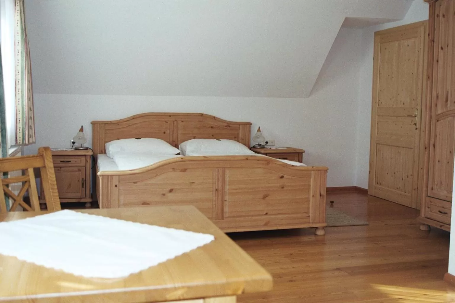 Property building, Bed in Bergführerhaus