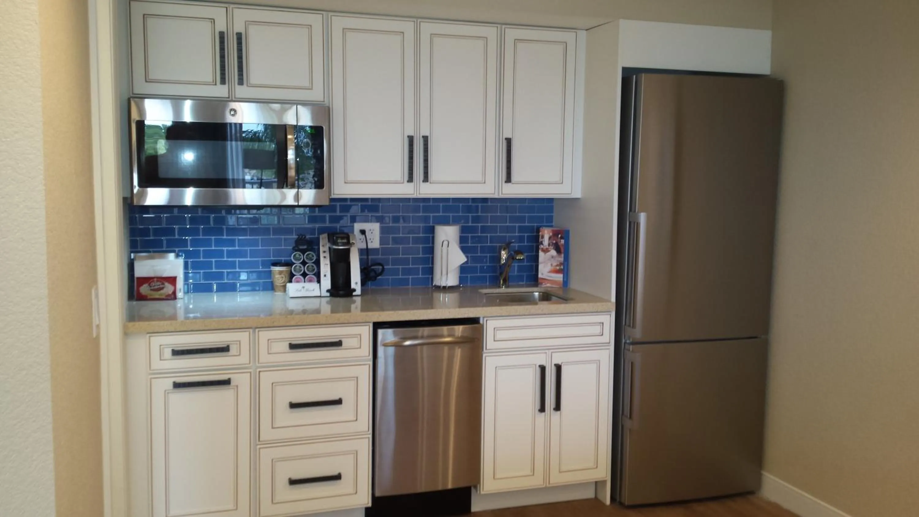 Kitchen or kitchenette in Lido Beach Resort - Sarasota