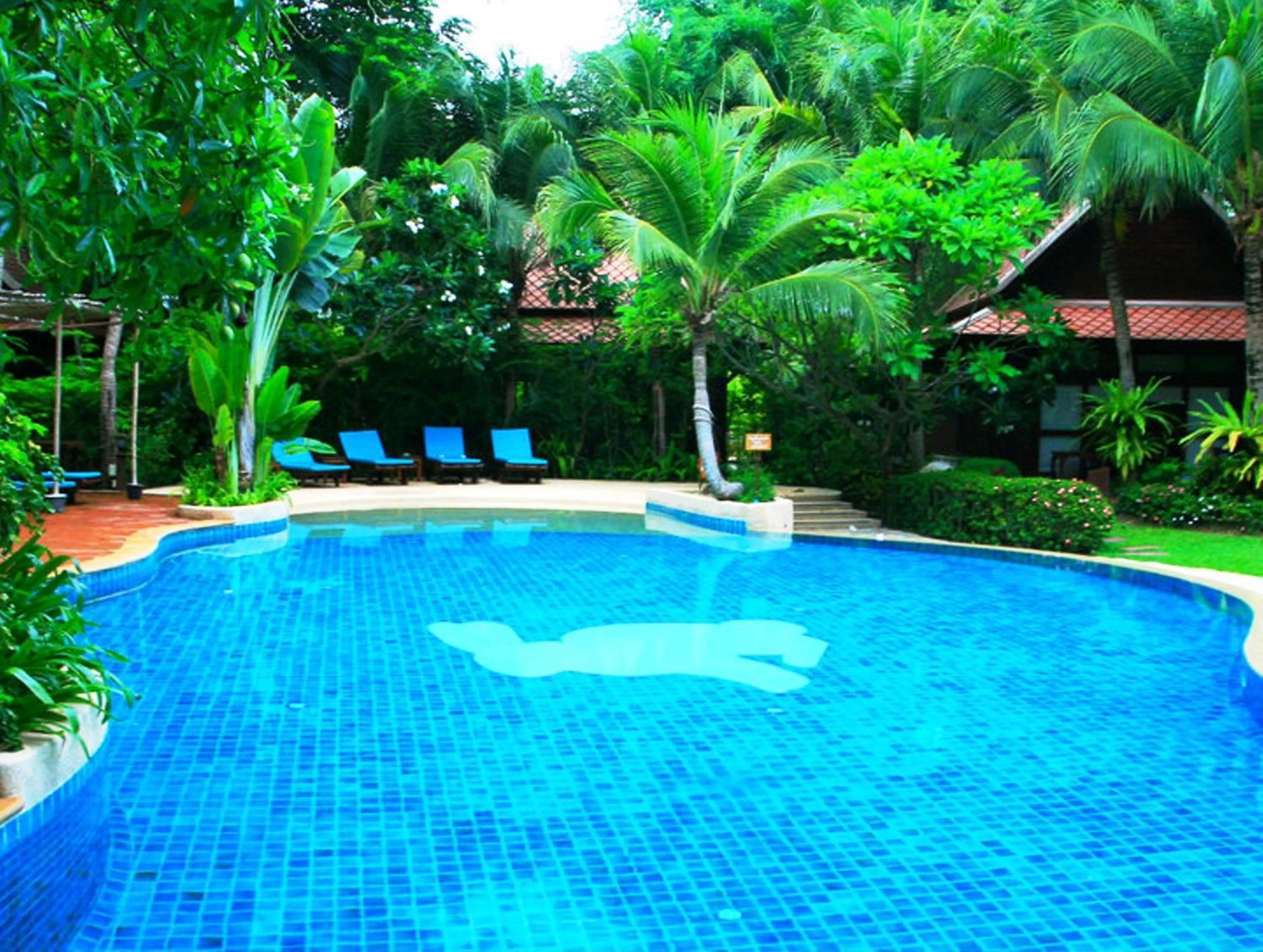 Swimming pool in Rabbit Resort Pattaya