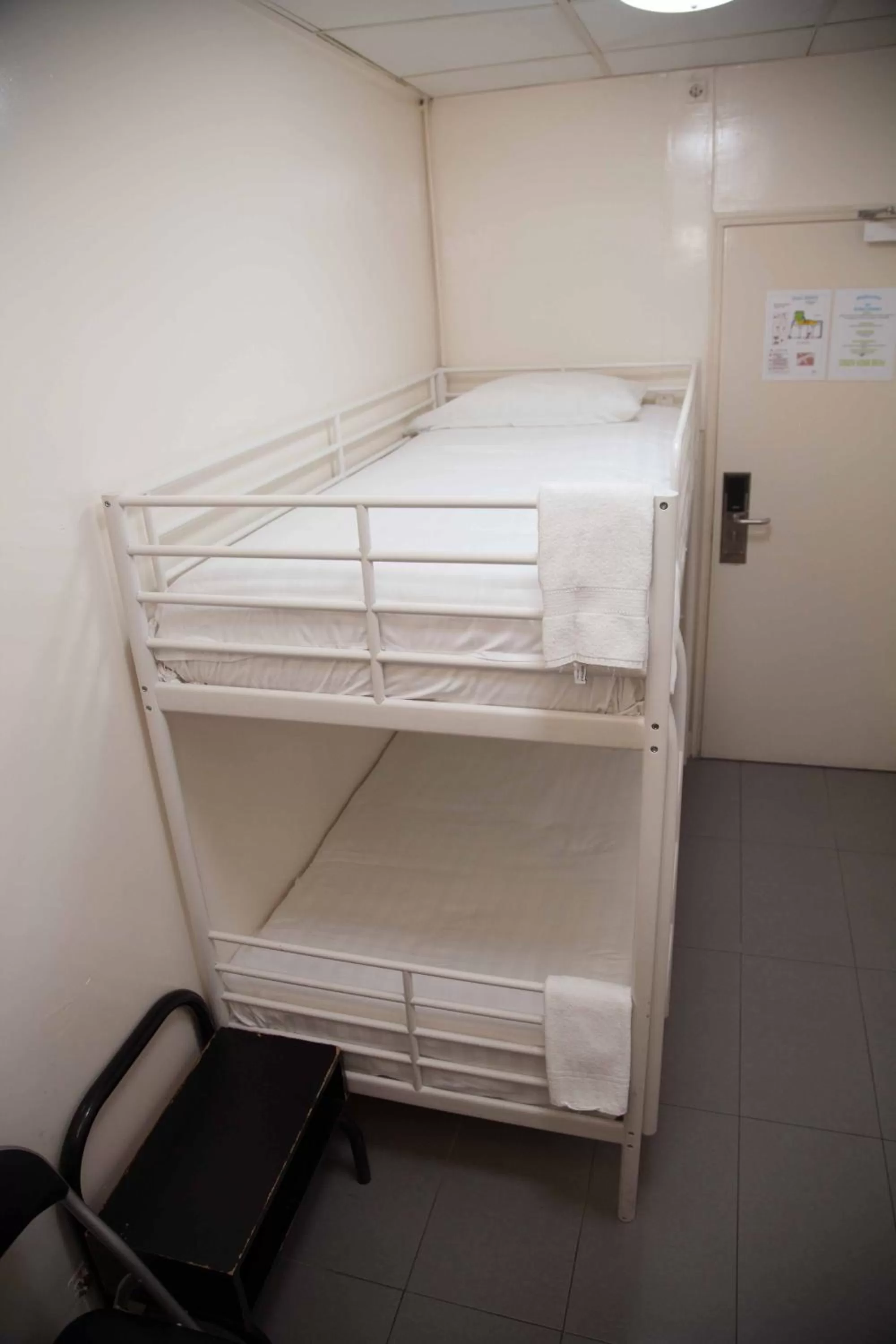 Twin Room with Shared Bathroom in Hotel Jimmy