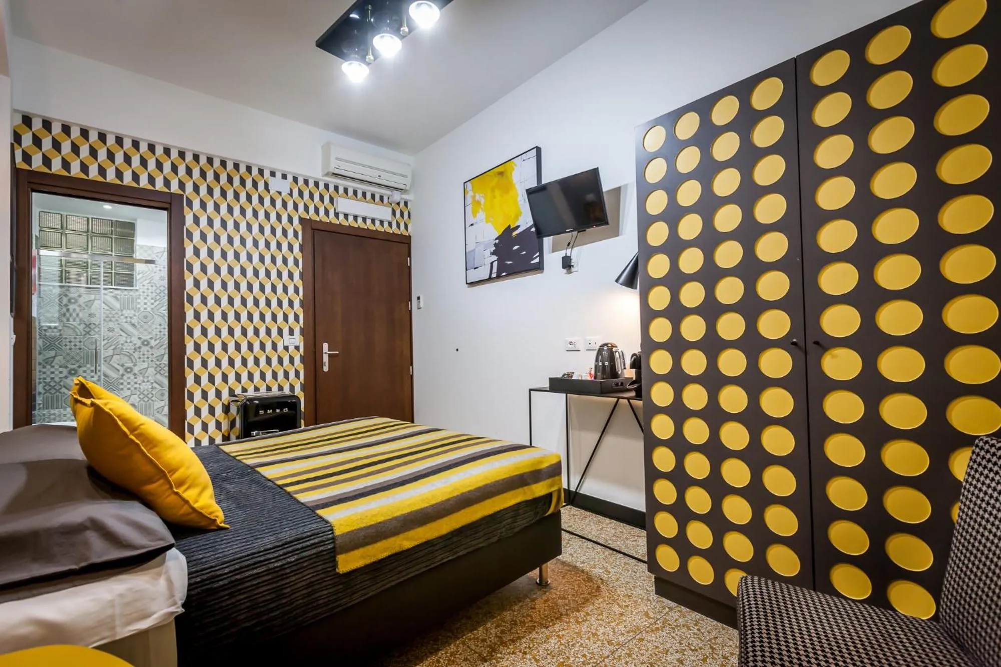 Bedroom, Bed in Hotel Bologna