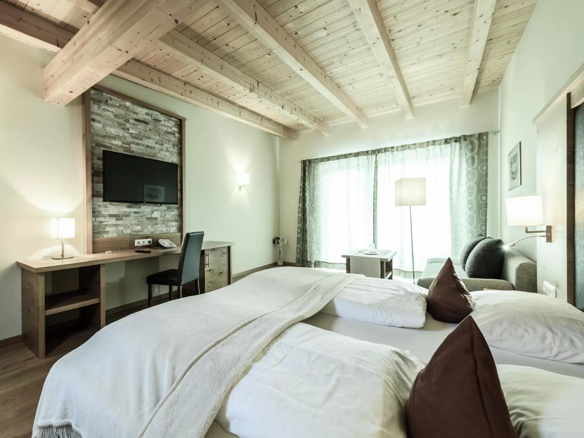 Photo of the whole room, Bed in Hotel Victoria