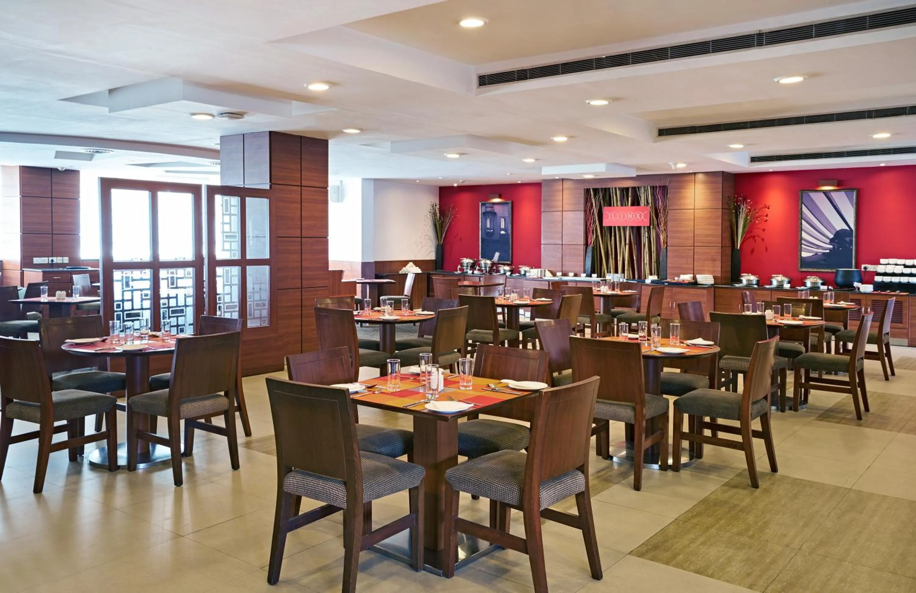 Restaurant/places to eat in Caspia Hotel New Delhi