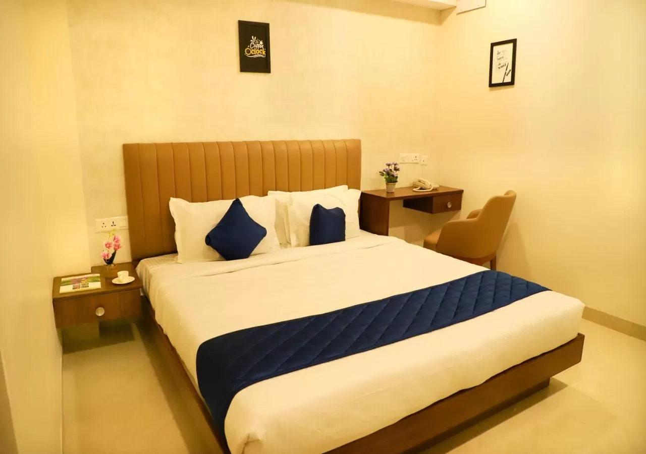 Bed in Admira Residency