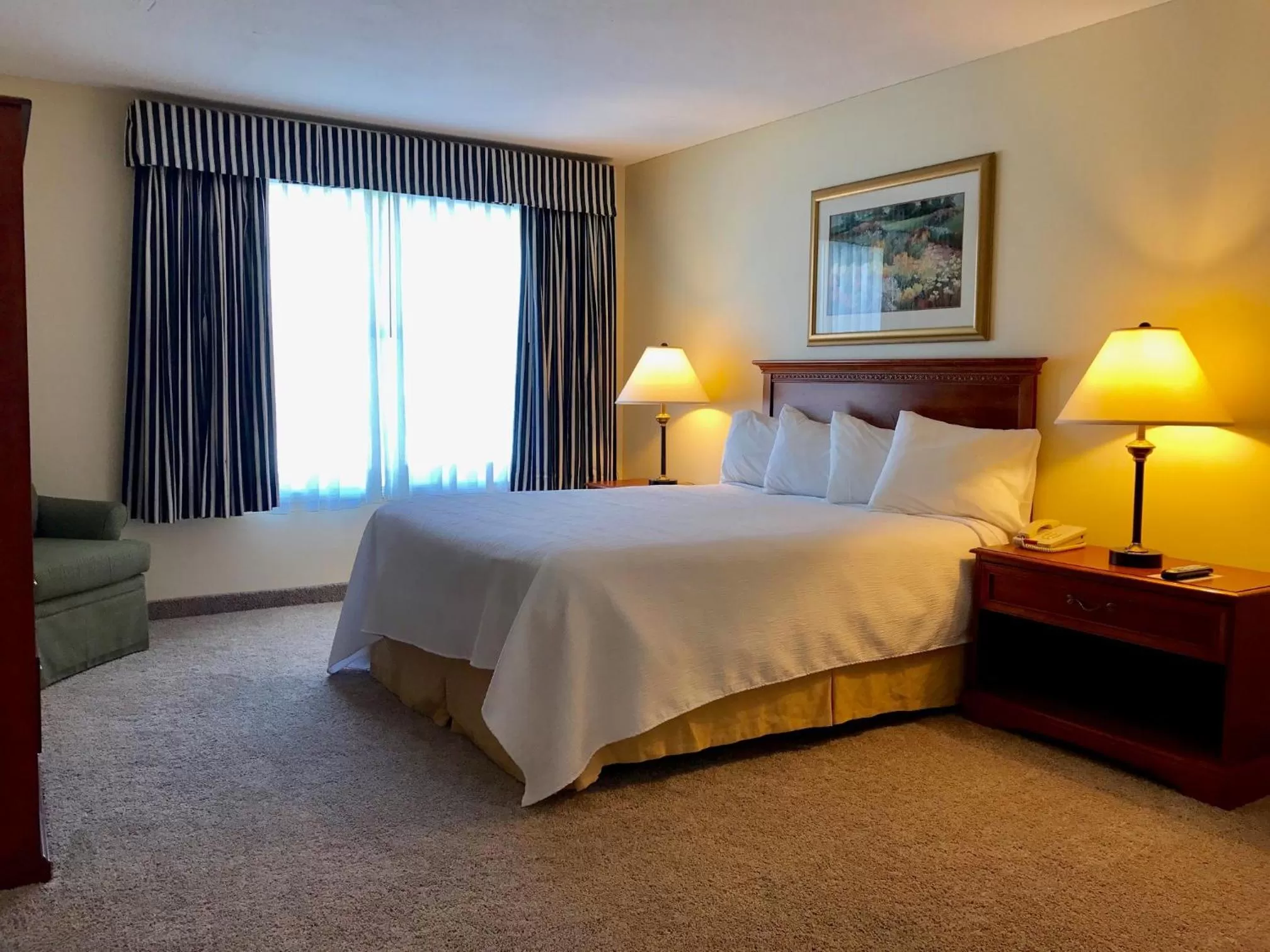 Photo of the whole room, Bed in White River Inn & Suites