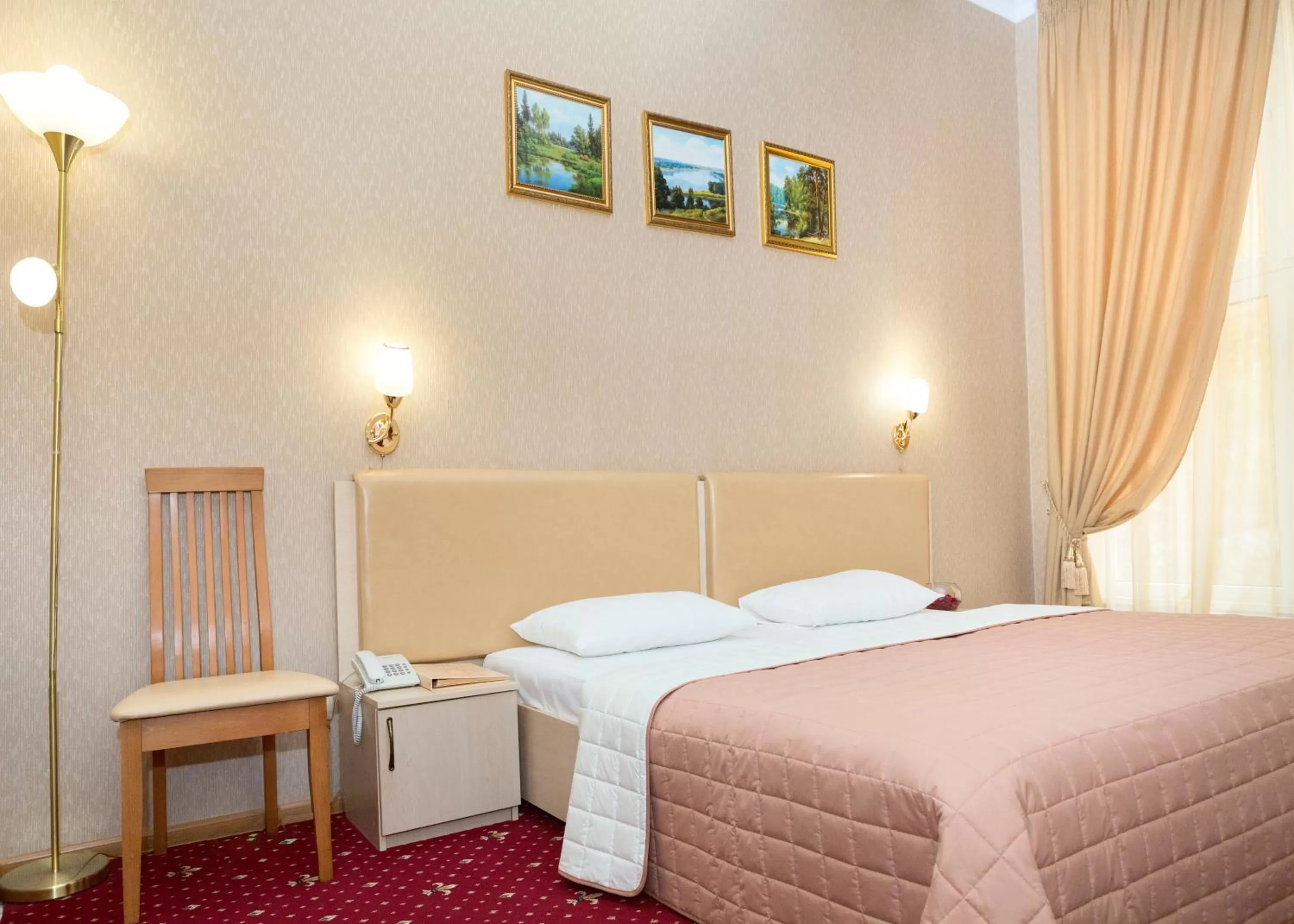 Bedroom, Bed in Lermontovskiy Hotel