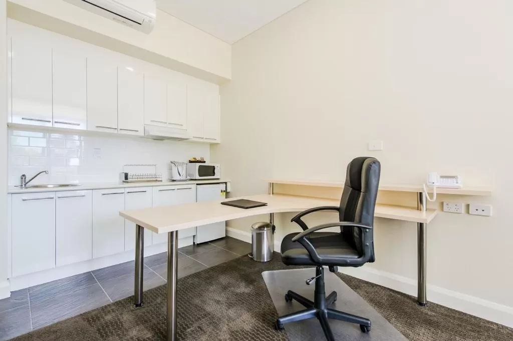 Kitchen or kitchenette in Belconnen Way Hotel & Serviced Apartments