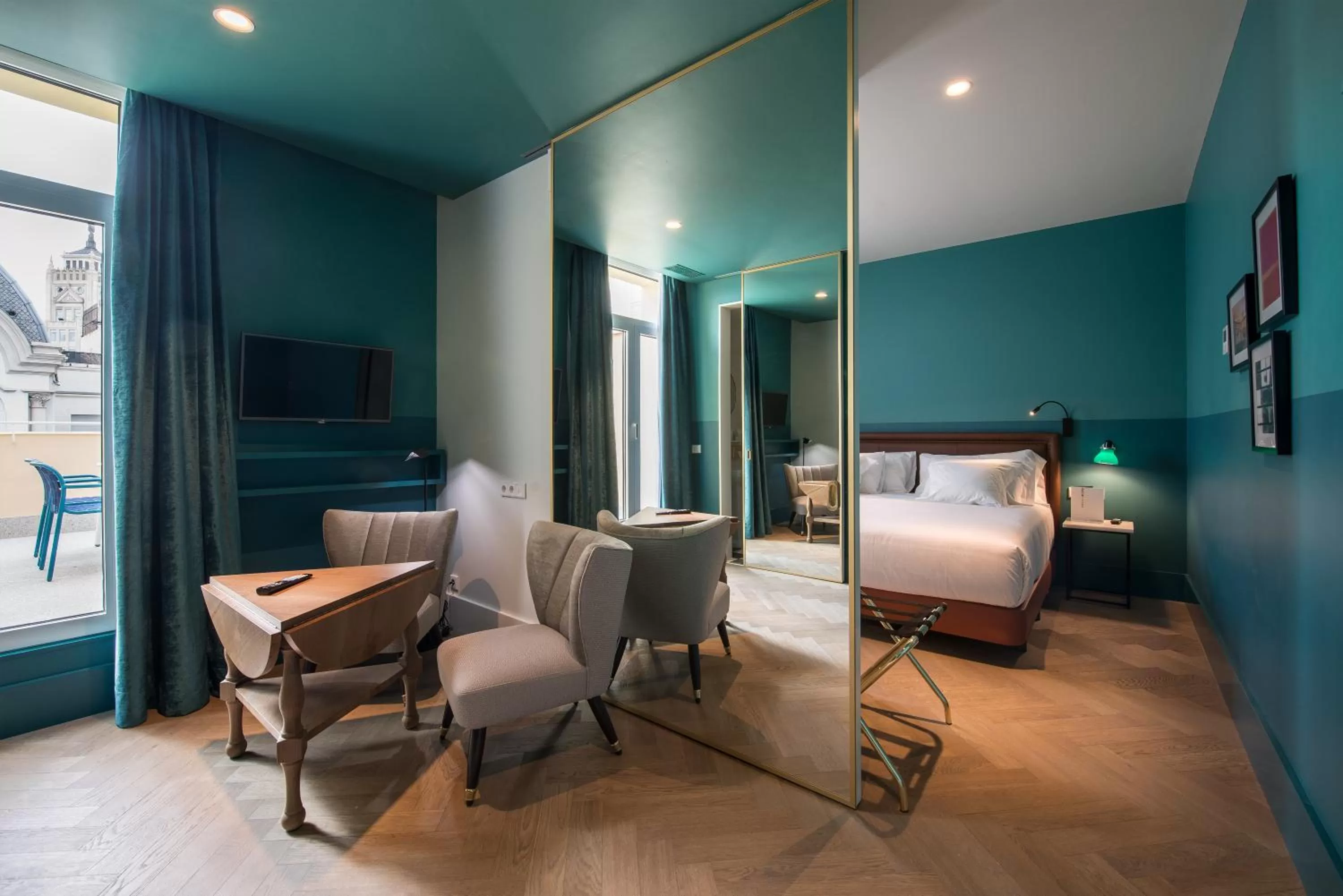 Coffee/tea facilities, Bed in Vincci The Mint