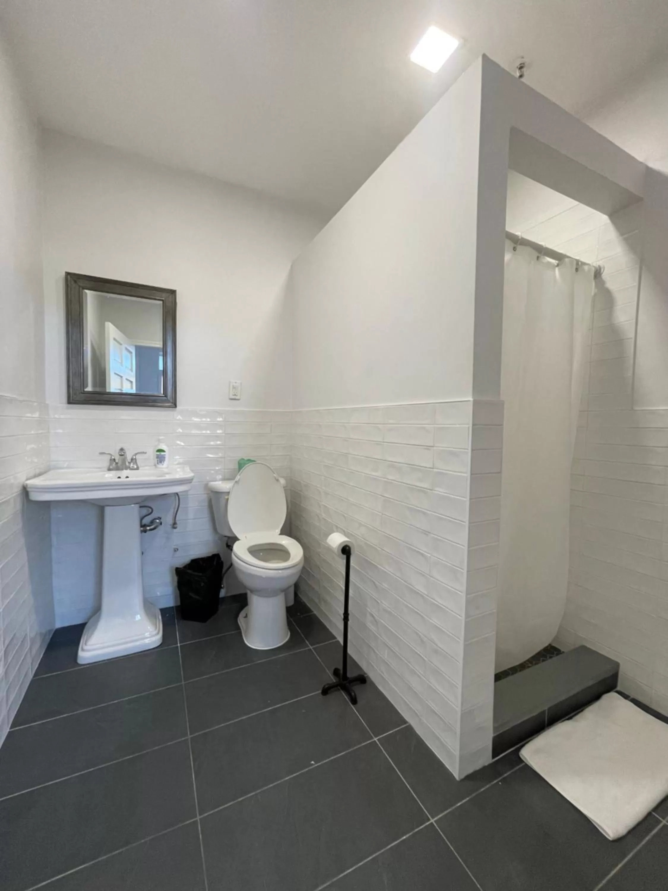 Shower in NY Moore Hostel