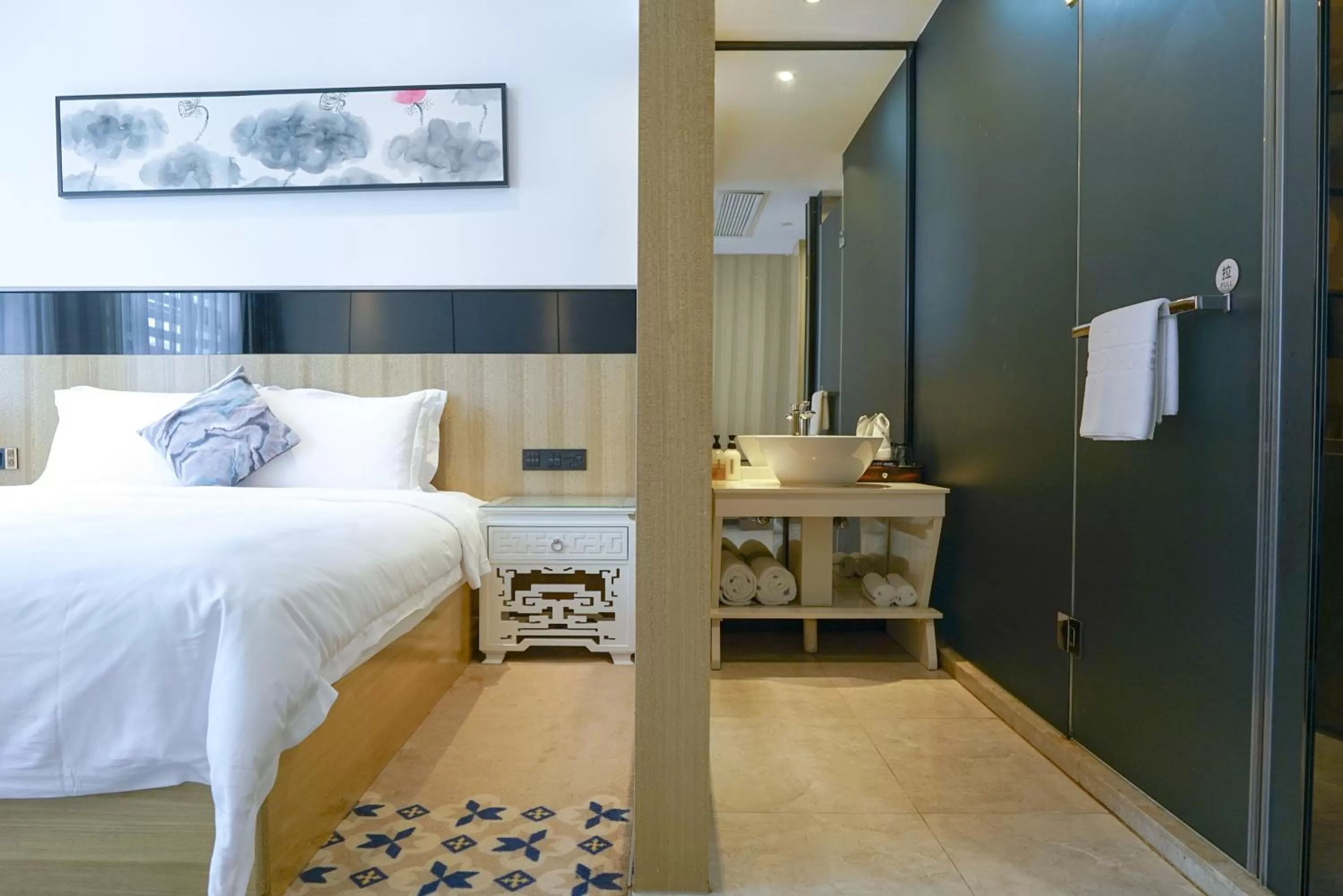 Photo of the whole room, Bed in Paco Hotel Tiyuxilu Metro Guangzhou-Free Shuttle Bus fir Canton Fair