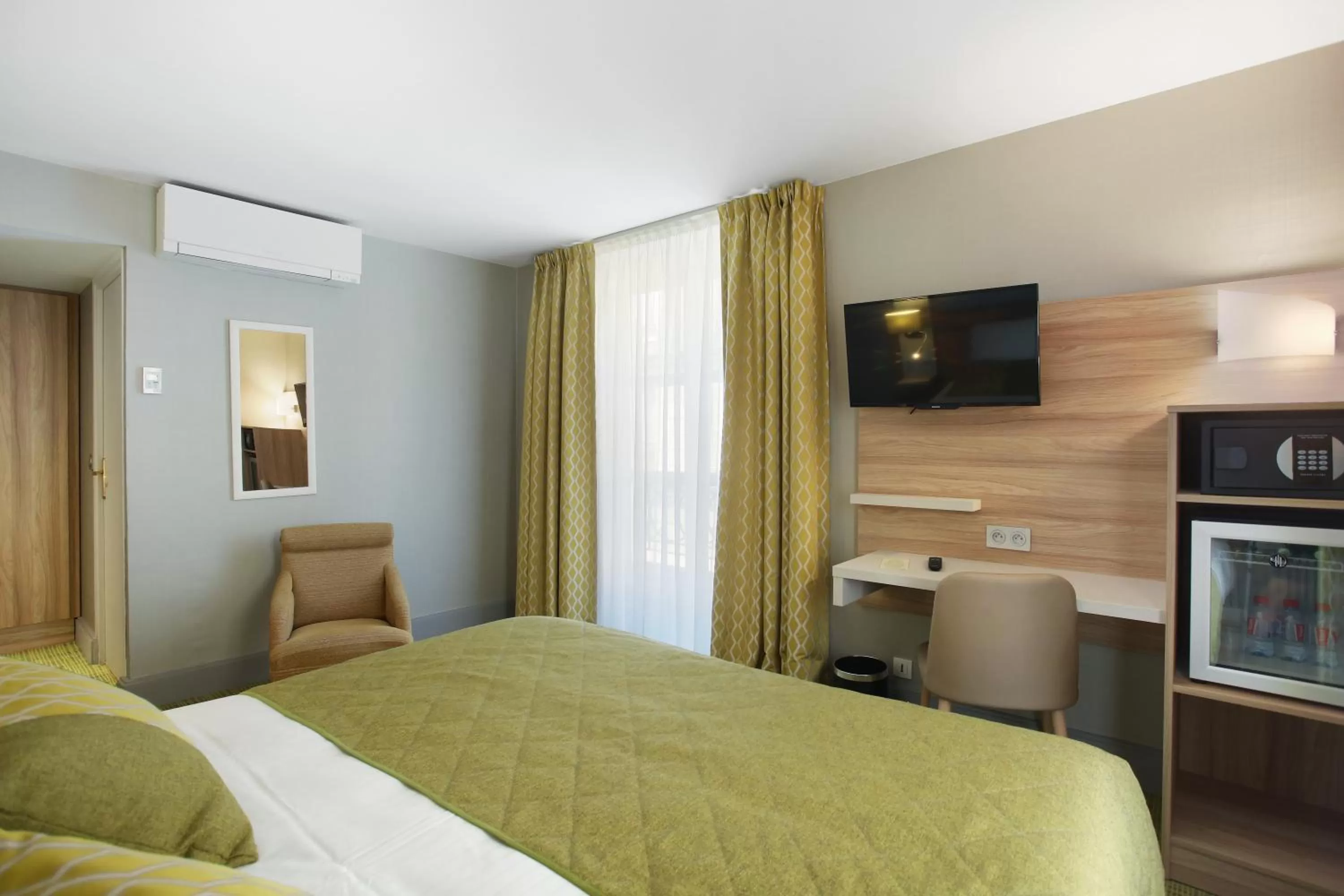 TV and multimedia, Bed in Hotel Lautrec Opera