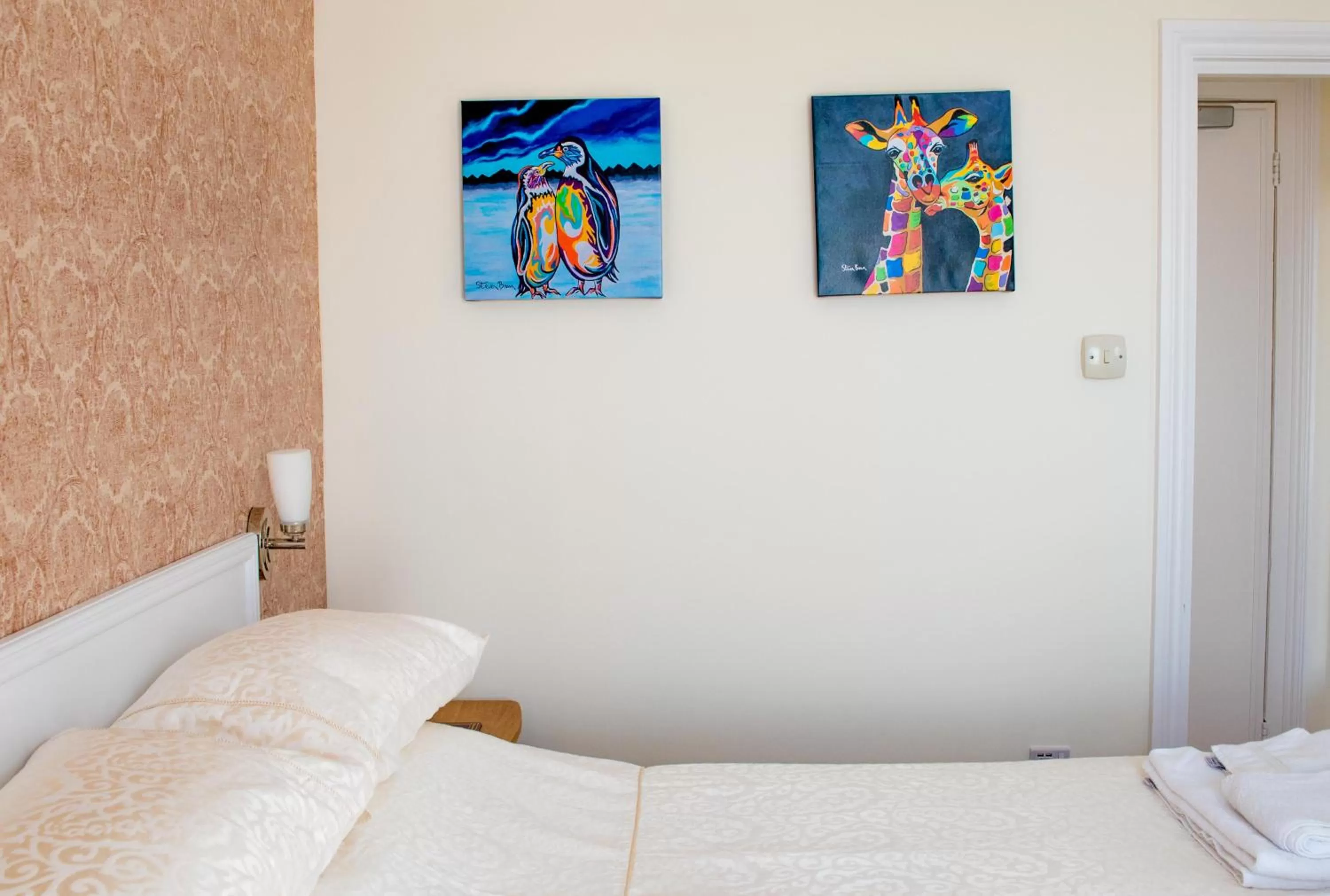 Bedroom, Bed in Grange Bank House