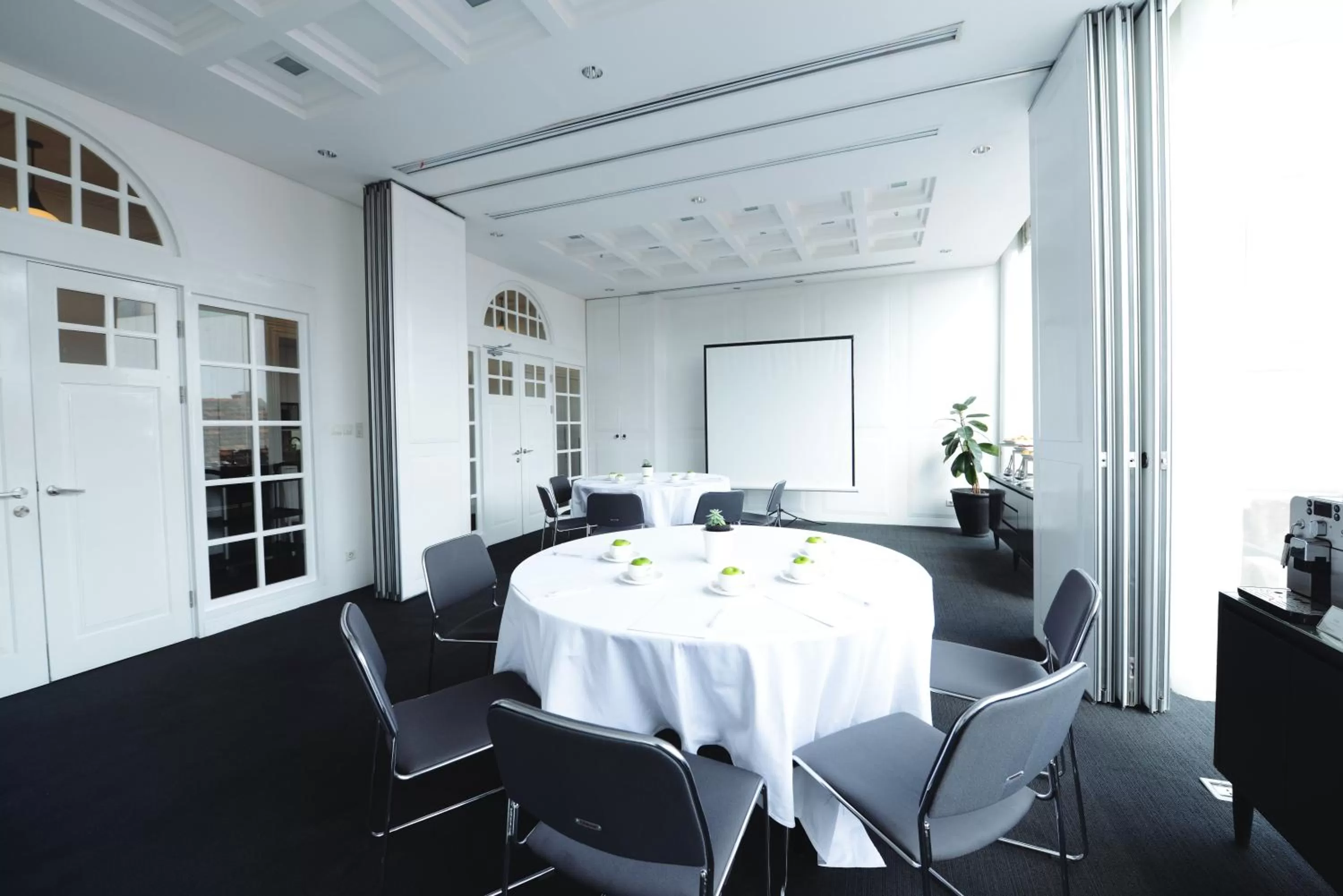 Business facilities in Morrissey Hotel