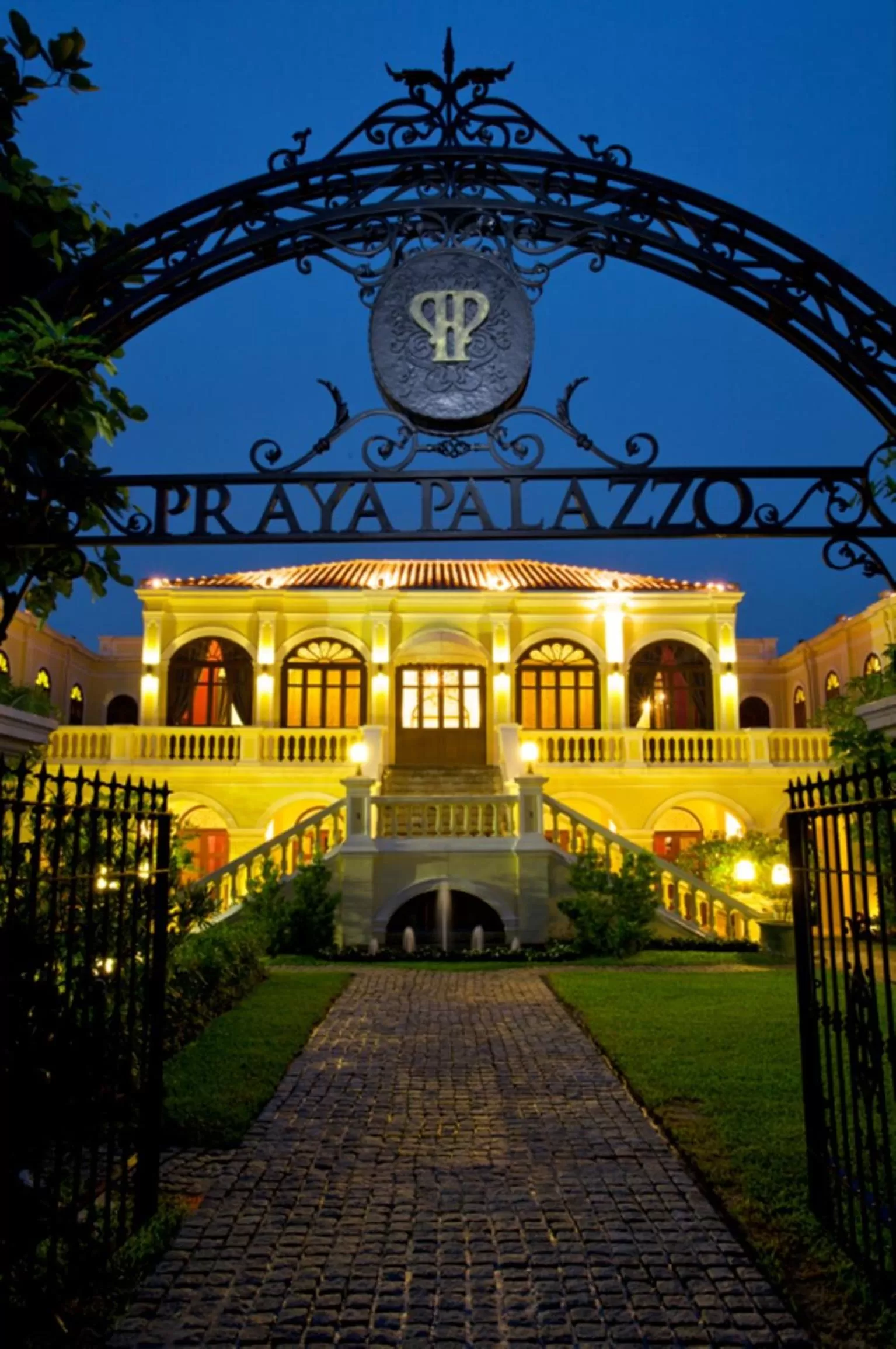 Facade/entrance in Praya Palazzo