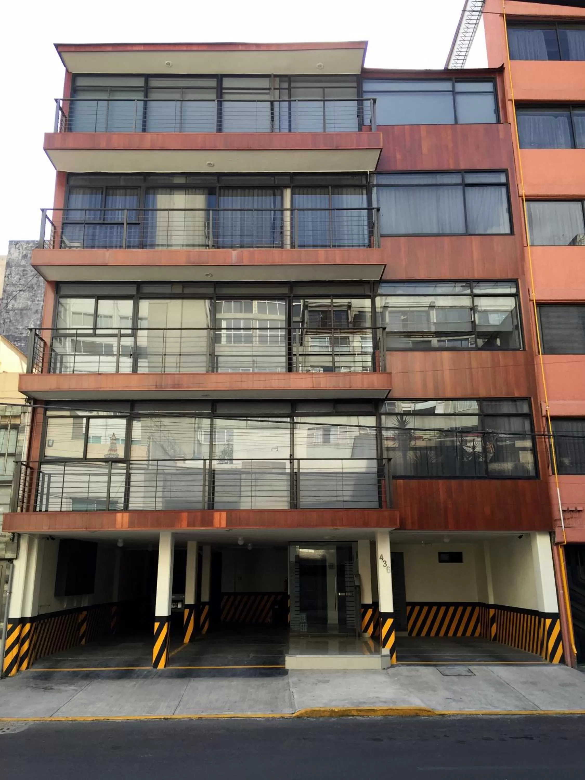 Facade/entrance in Grupo Kings Suites -Platon 436