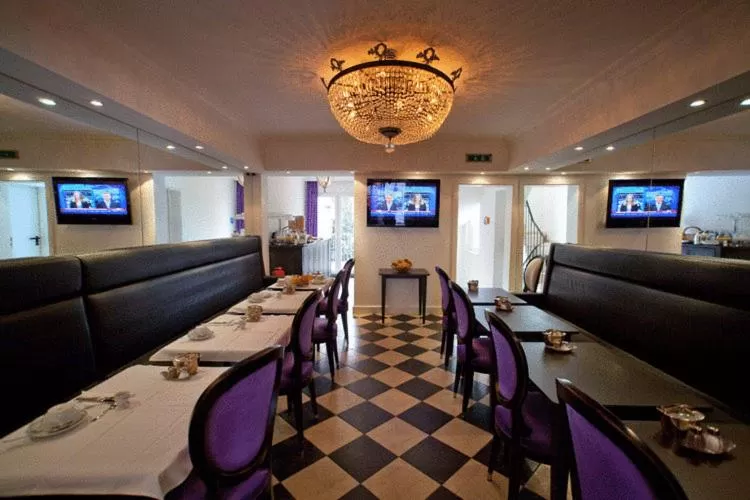 Restaurant/places to eat in Hotel Aleksandra