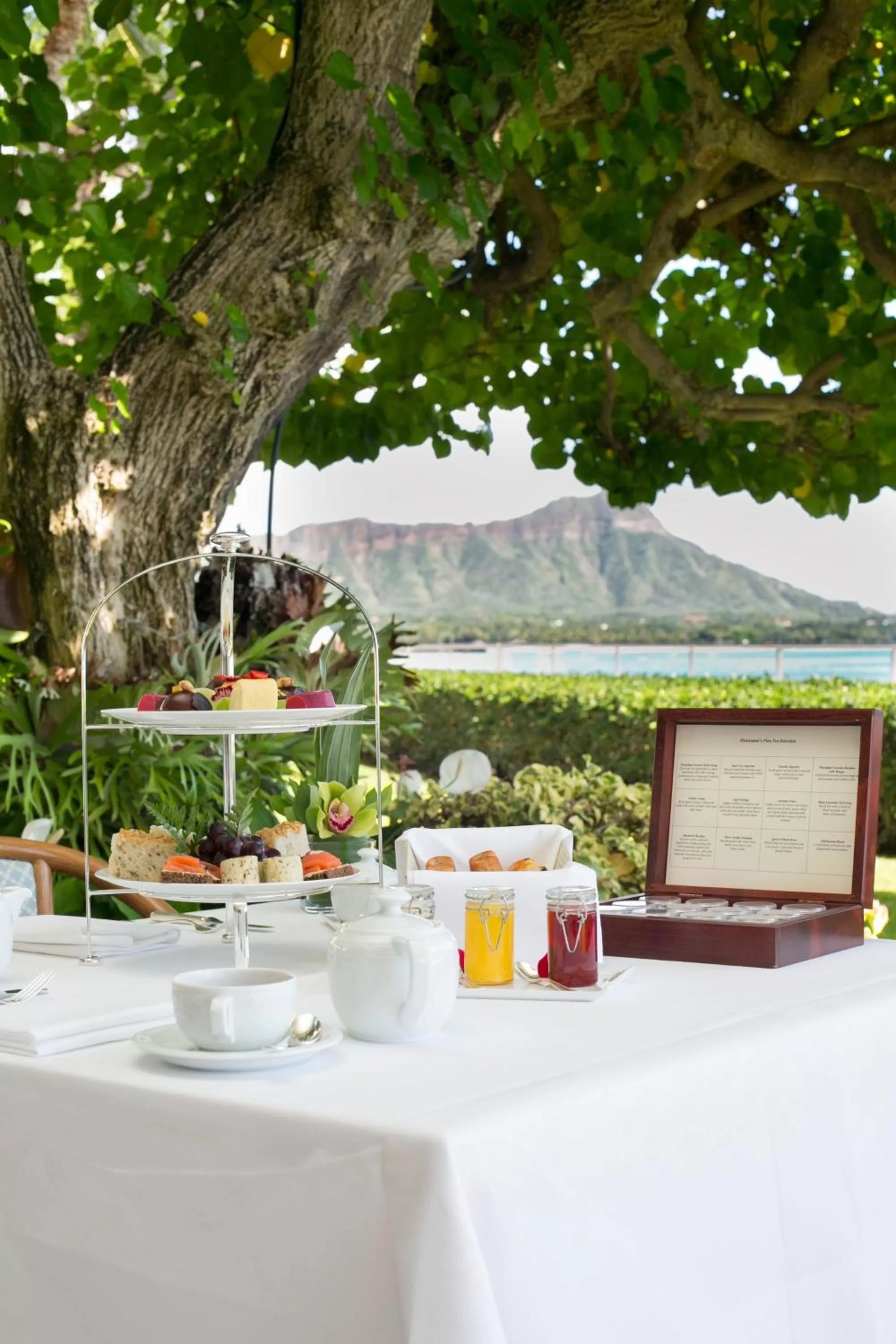 Restaurant/places to eat in Halekulani - NO RESORT FEE