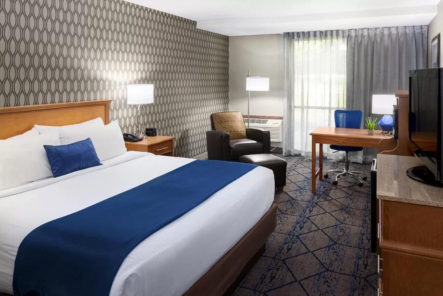 King Room in Arrowwood Resort and Conference Center