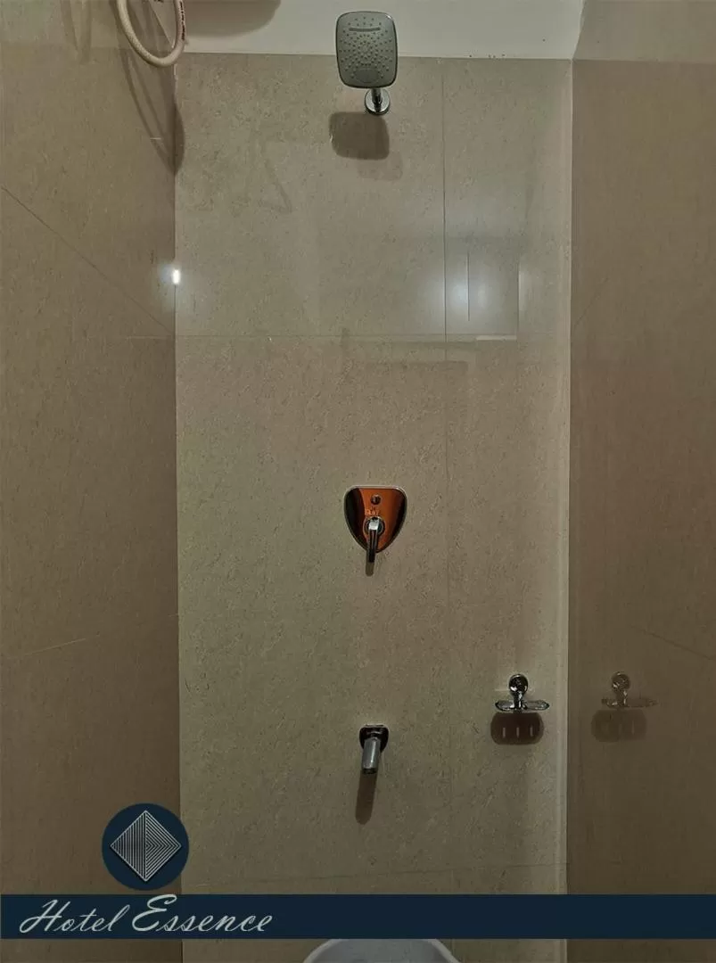 Shower in Hotel ESSENCE