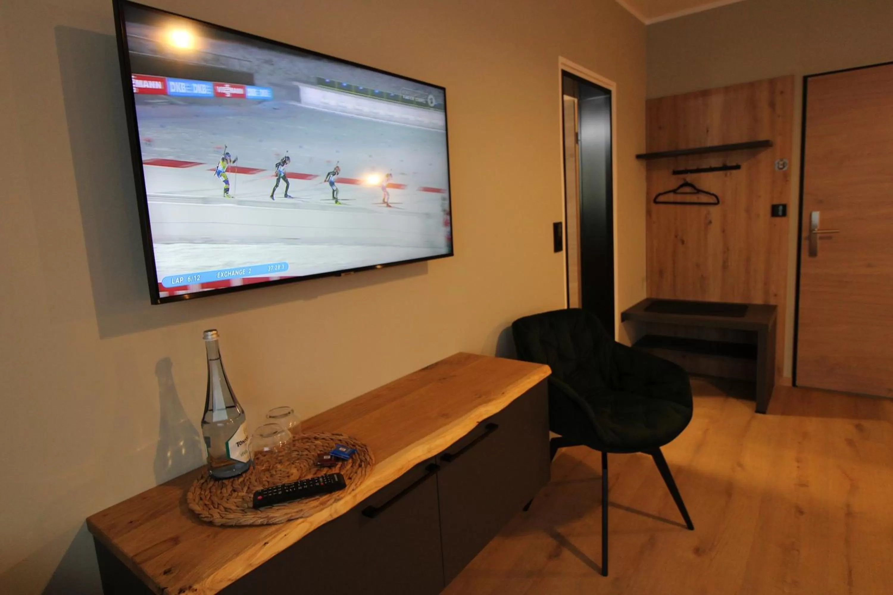 TV and multimedia in DER Hirsch Hotel