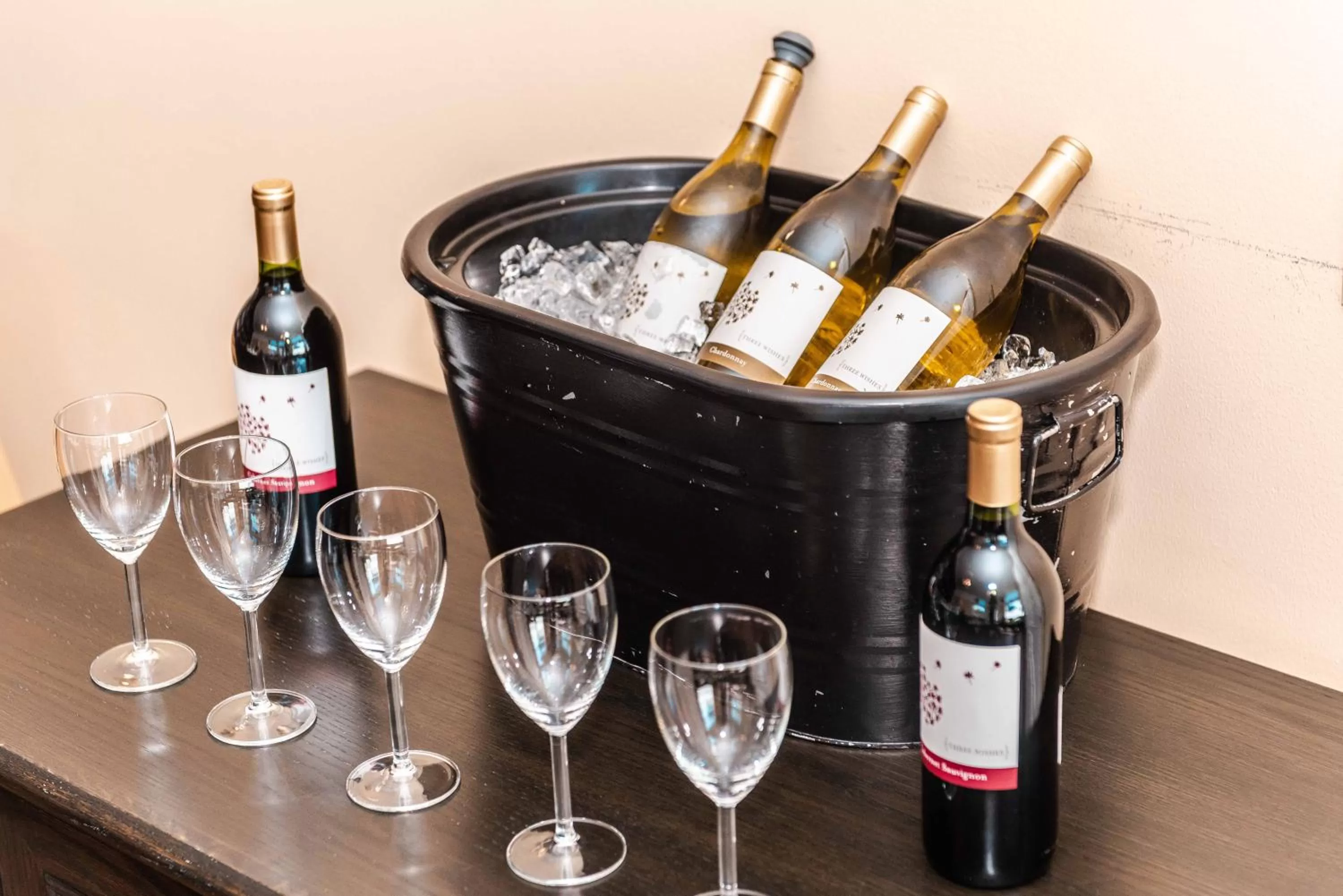 Alcoholic drinks in Stanyan Park Hotel