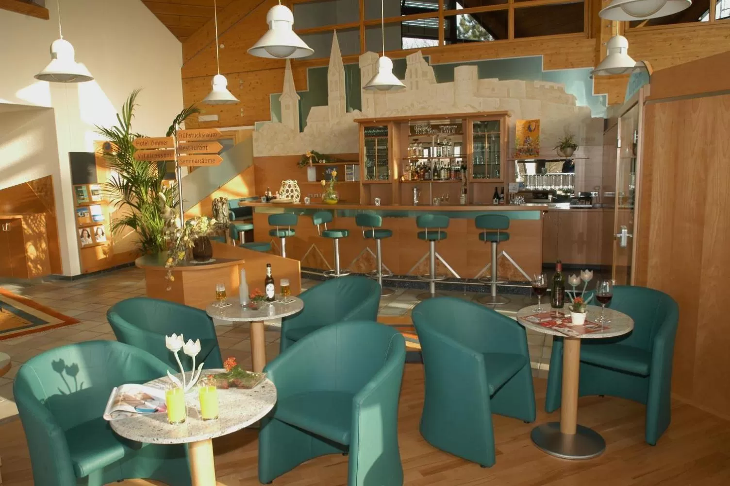 Lounge or bar in BurgStadt-Hotel