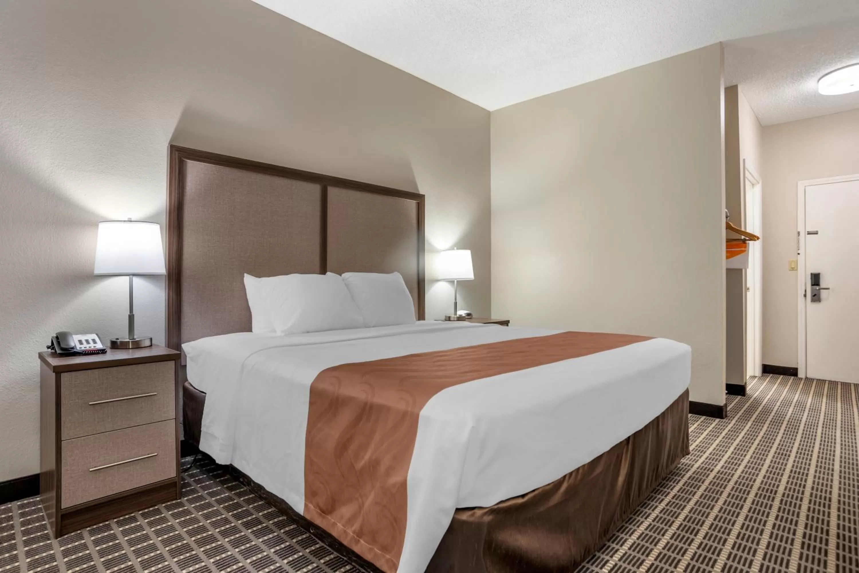 Bed in Quality Inn Moultrie