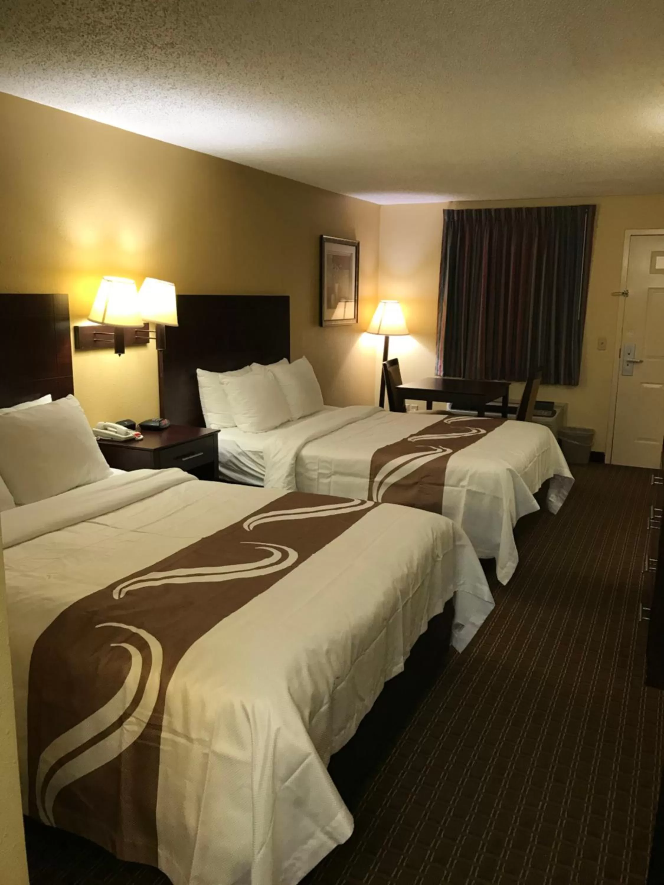 Bed in Quality Inn Franklin South