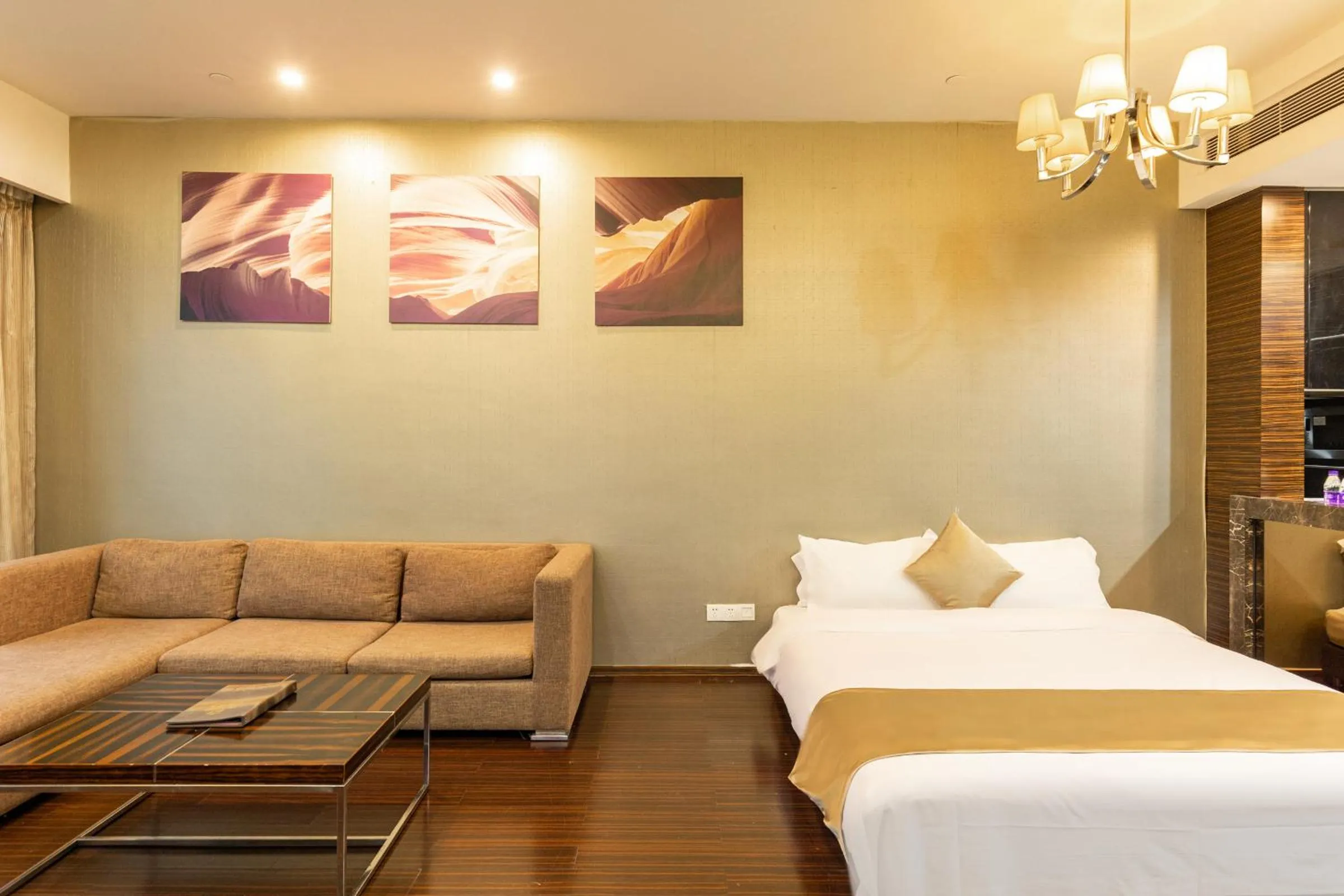 Bed in Guangzhou Xing Yi International Apartment - Poly World Branch