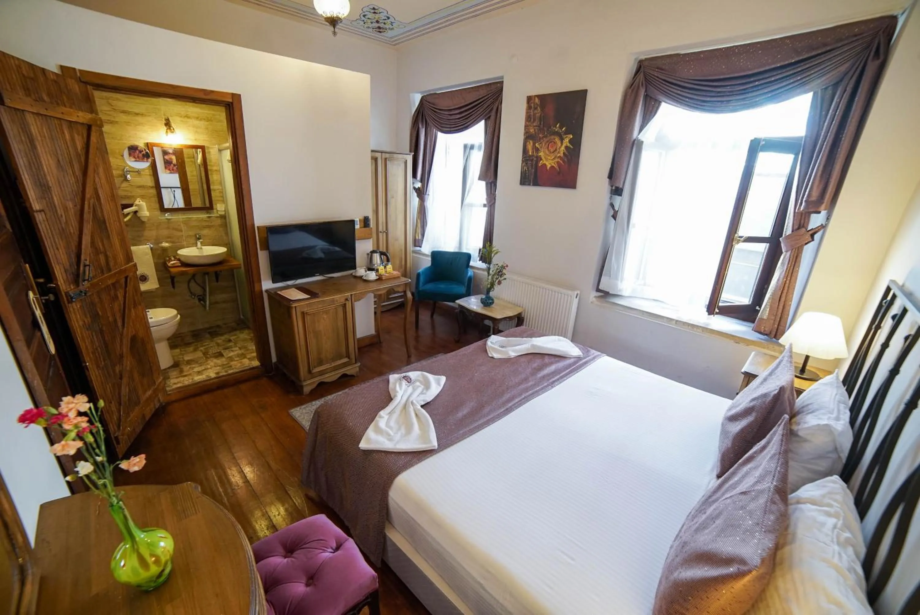 Photo of the whole room, Bed in Sarnıç Butik Otel
