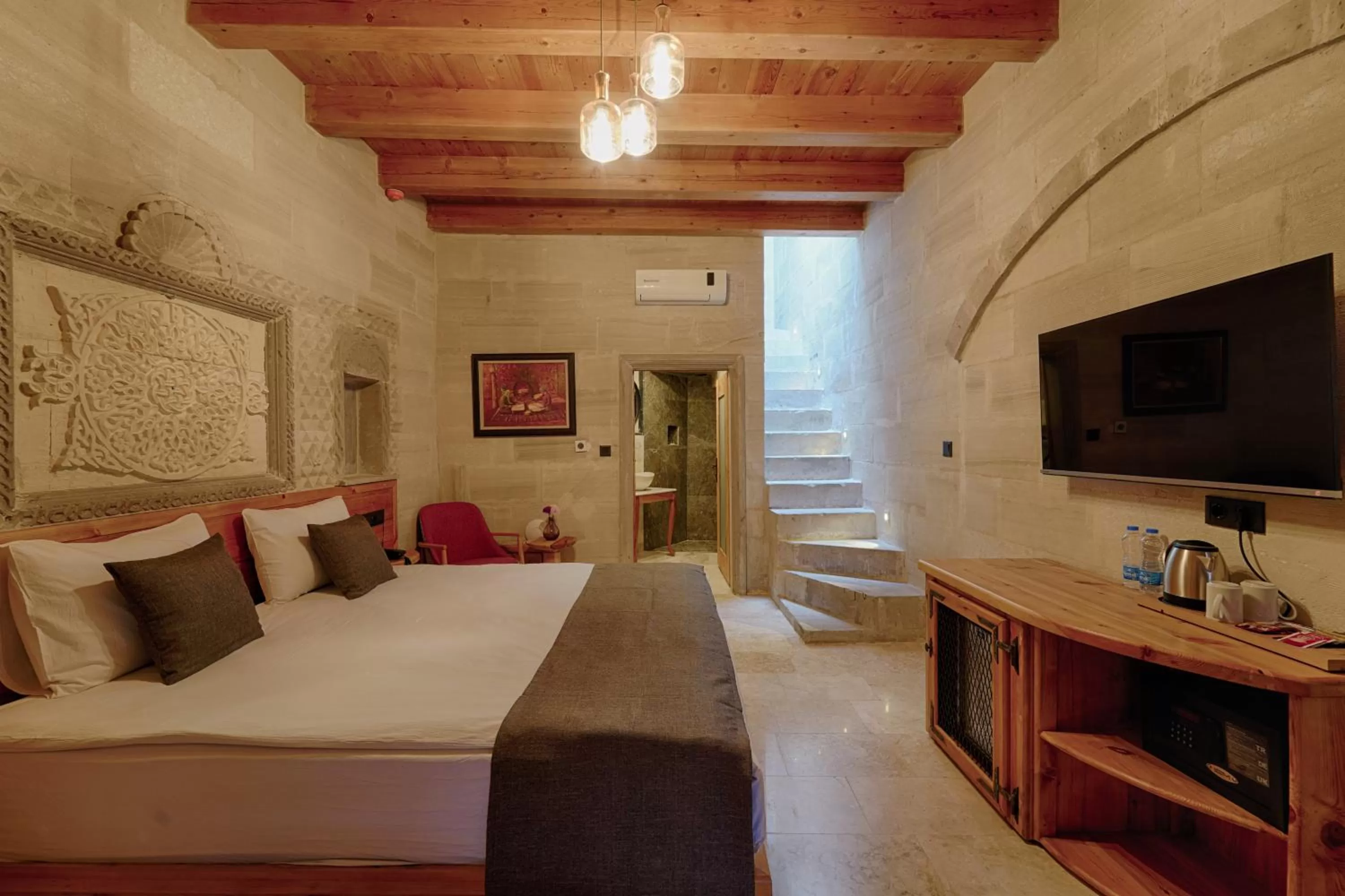 TV and multimedia in Concept Cave House