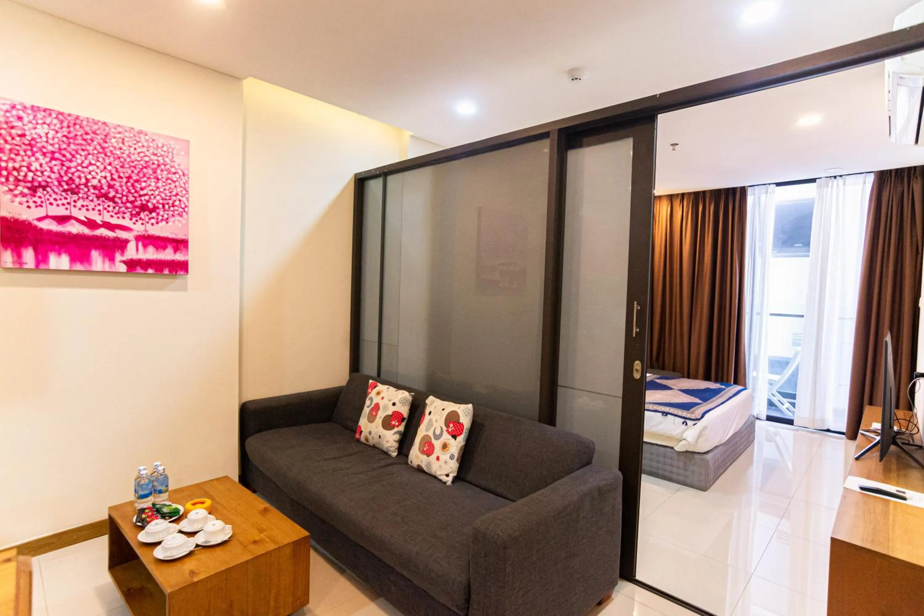 Holi Beach Hotel & Apartments