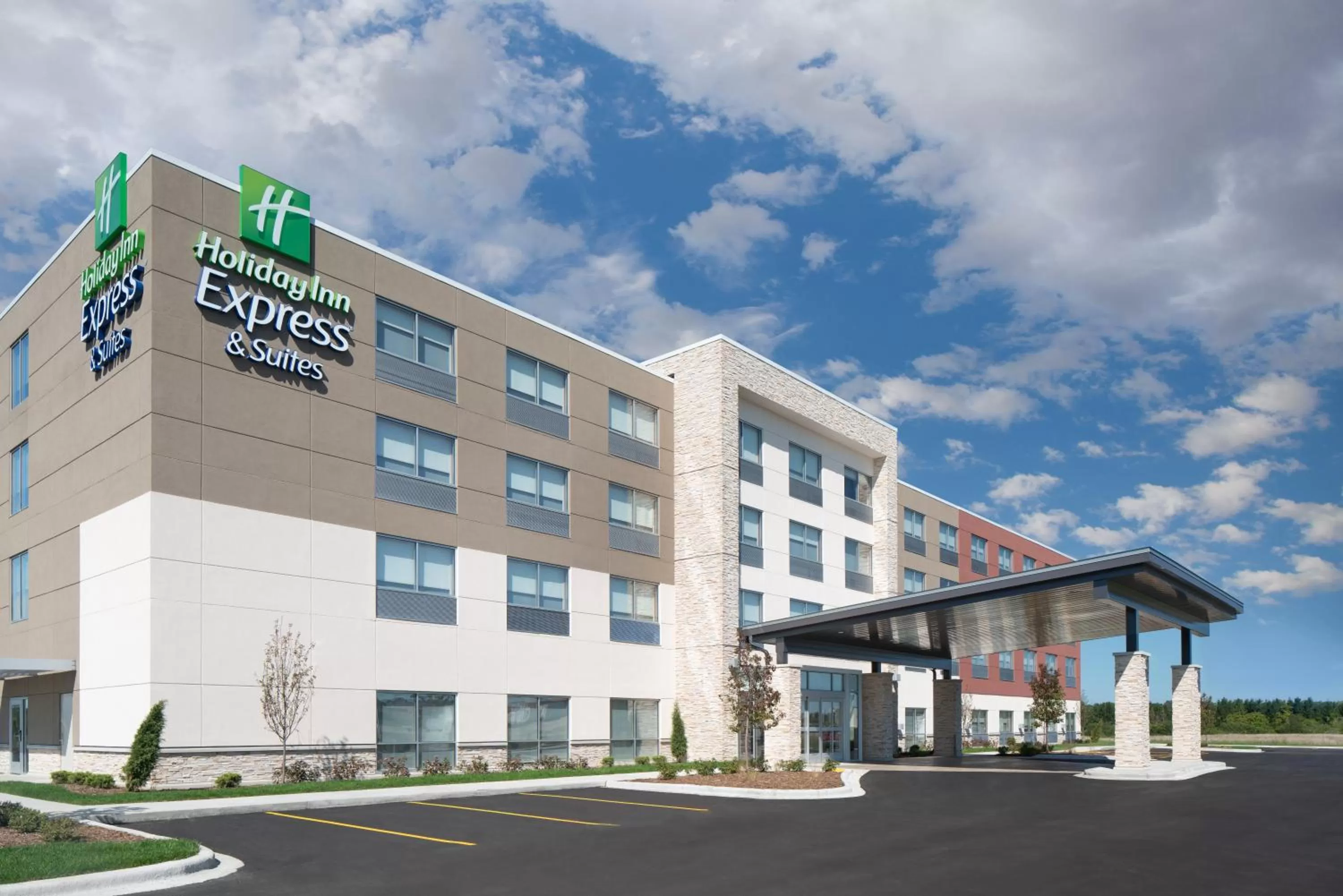 Property building in Holiday Inn Express & Suites - Elkhorn - Lake Geneva Area by IHG