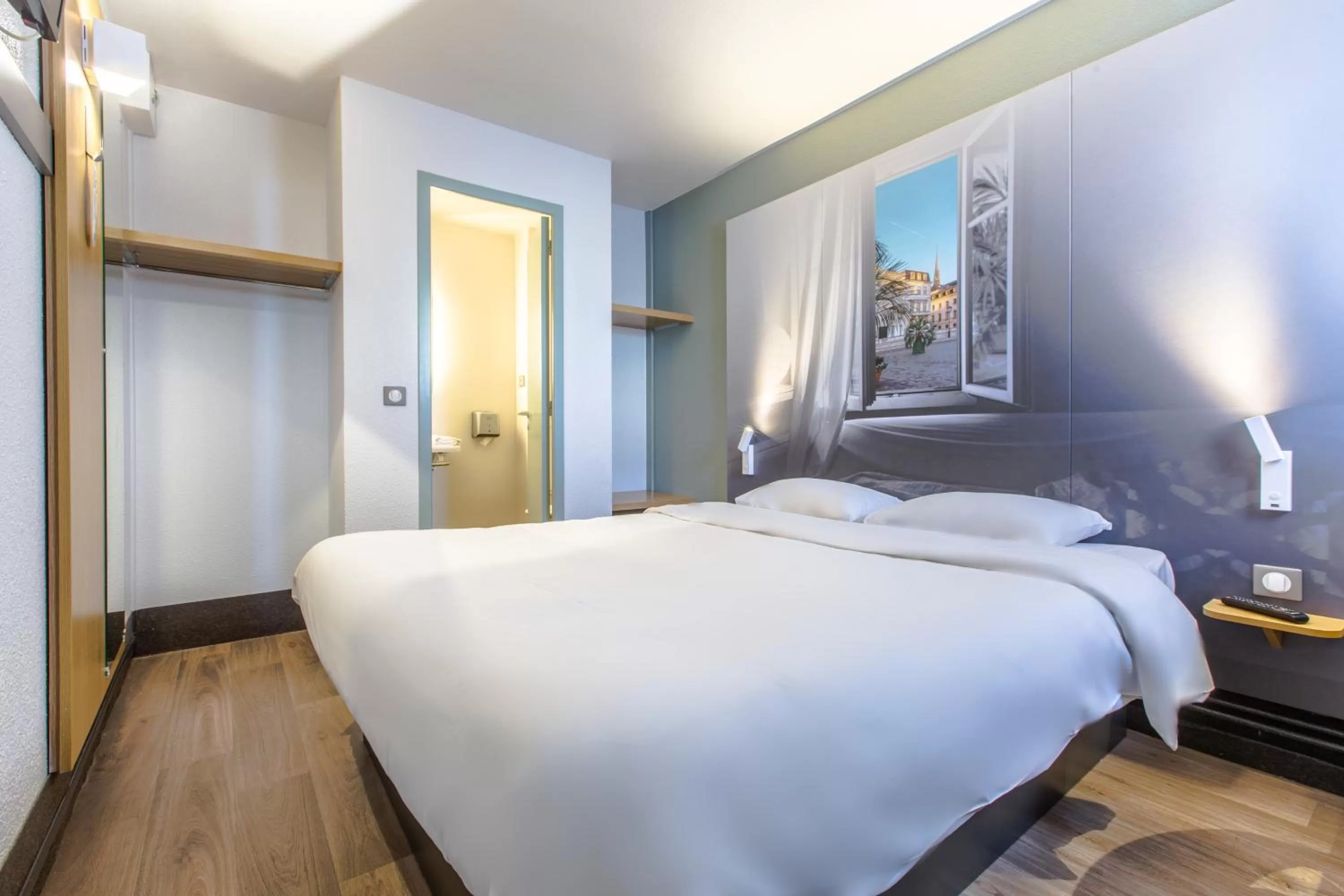 Bedroom, Bed in B&B HOTEL Orléans