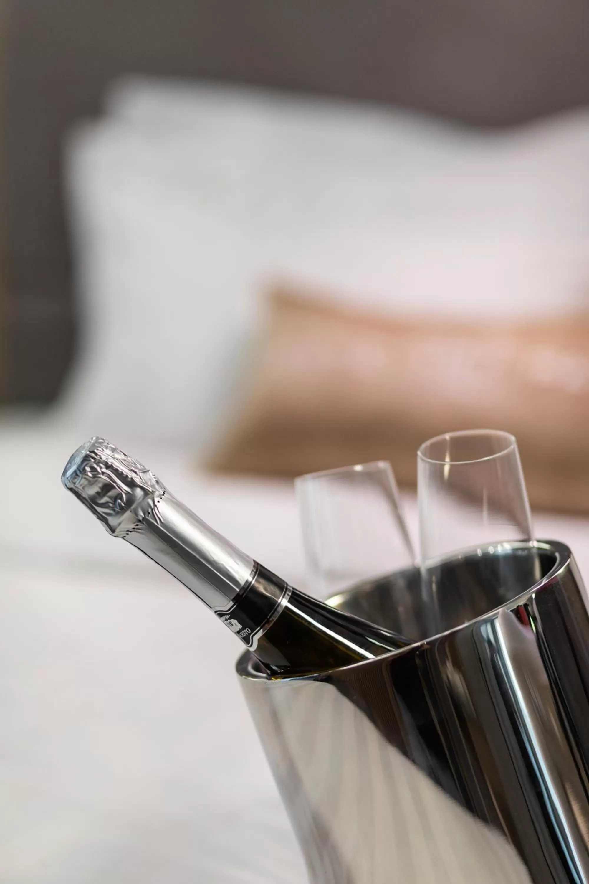 Drinks in -- ESTE PARK HOTEL -- part of Urban Chic Luxury Design Hotels - Parking & Compliments - next to Shopping & Dining Mall Plovdiv