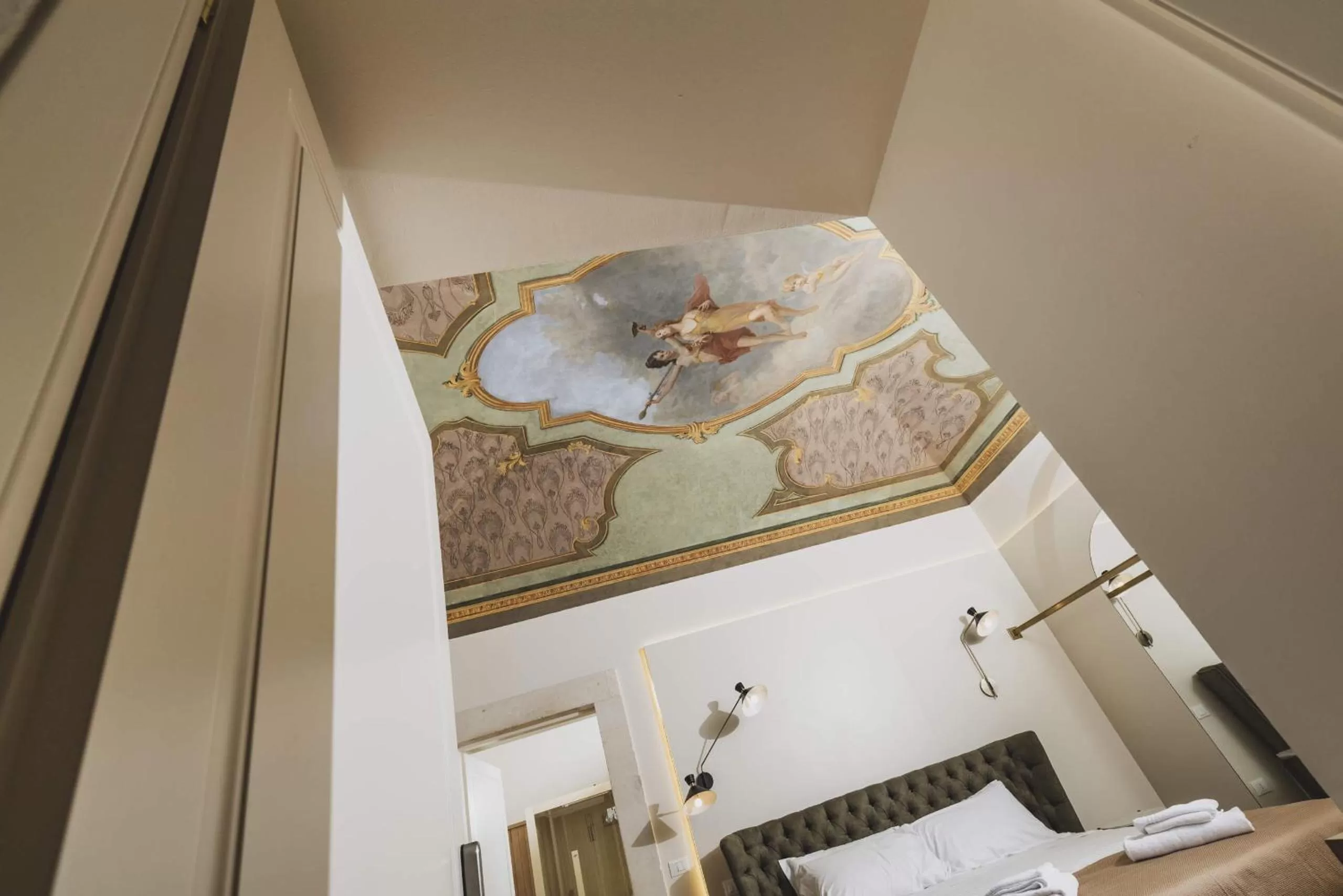 Photo of the whole room, Bed in Casa Horti Suites